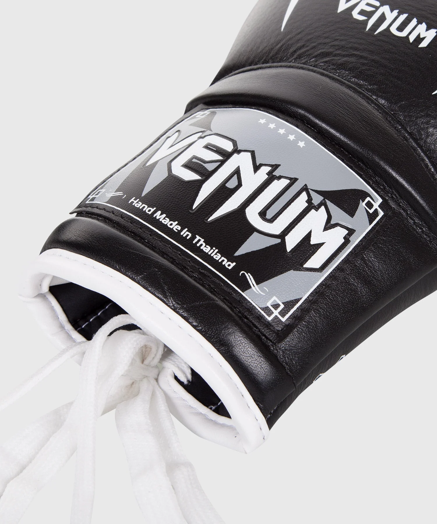 Venum Giant 3.0 Boxing Gloves - Nappa Leather - With Laces - Black - Image 4