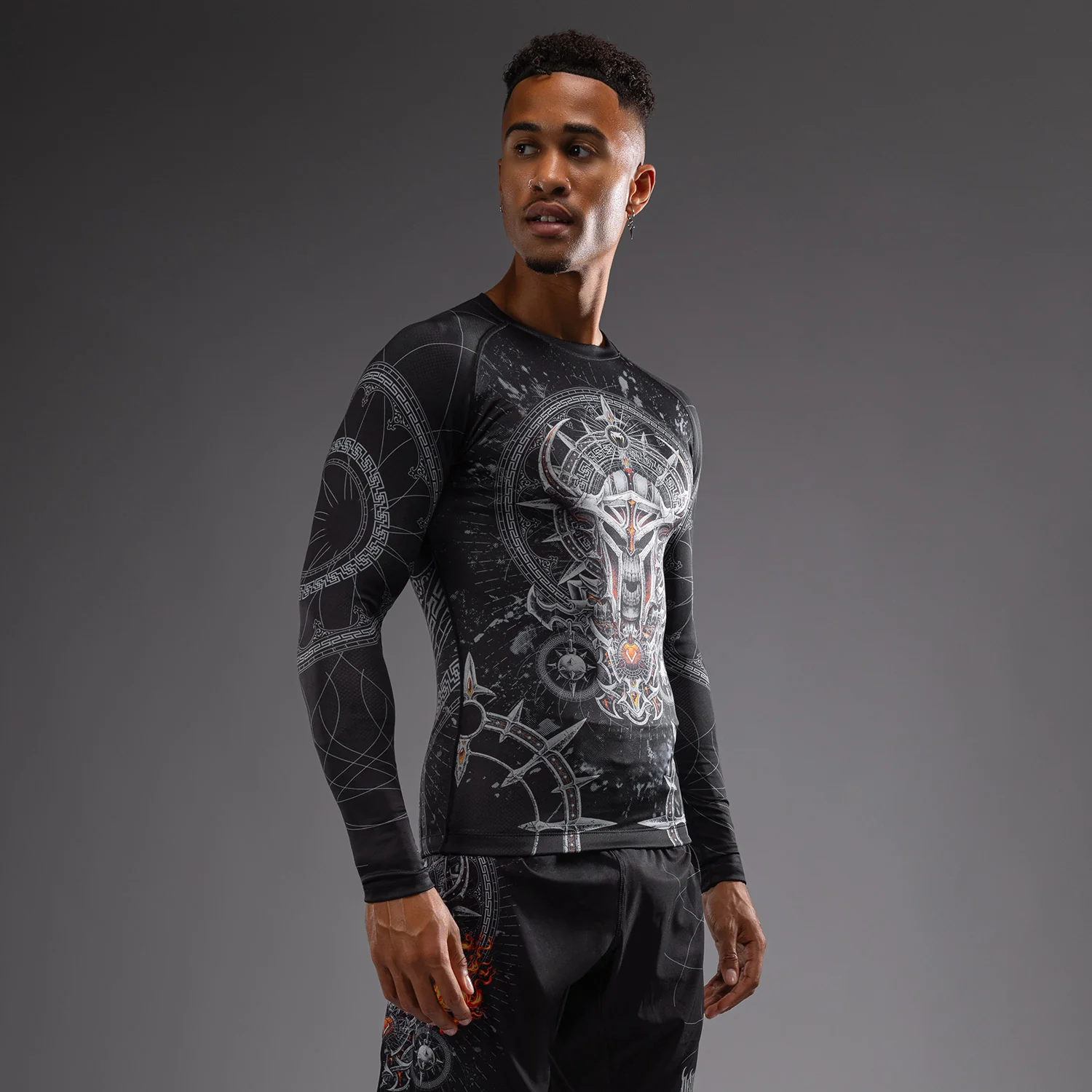 Venum Gladiator 5.0 Men's Long Sleeve Rashguard - Black/Silver - Image 3