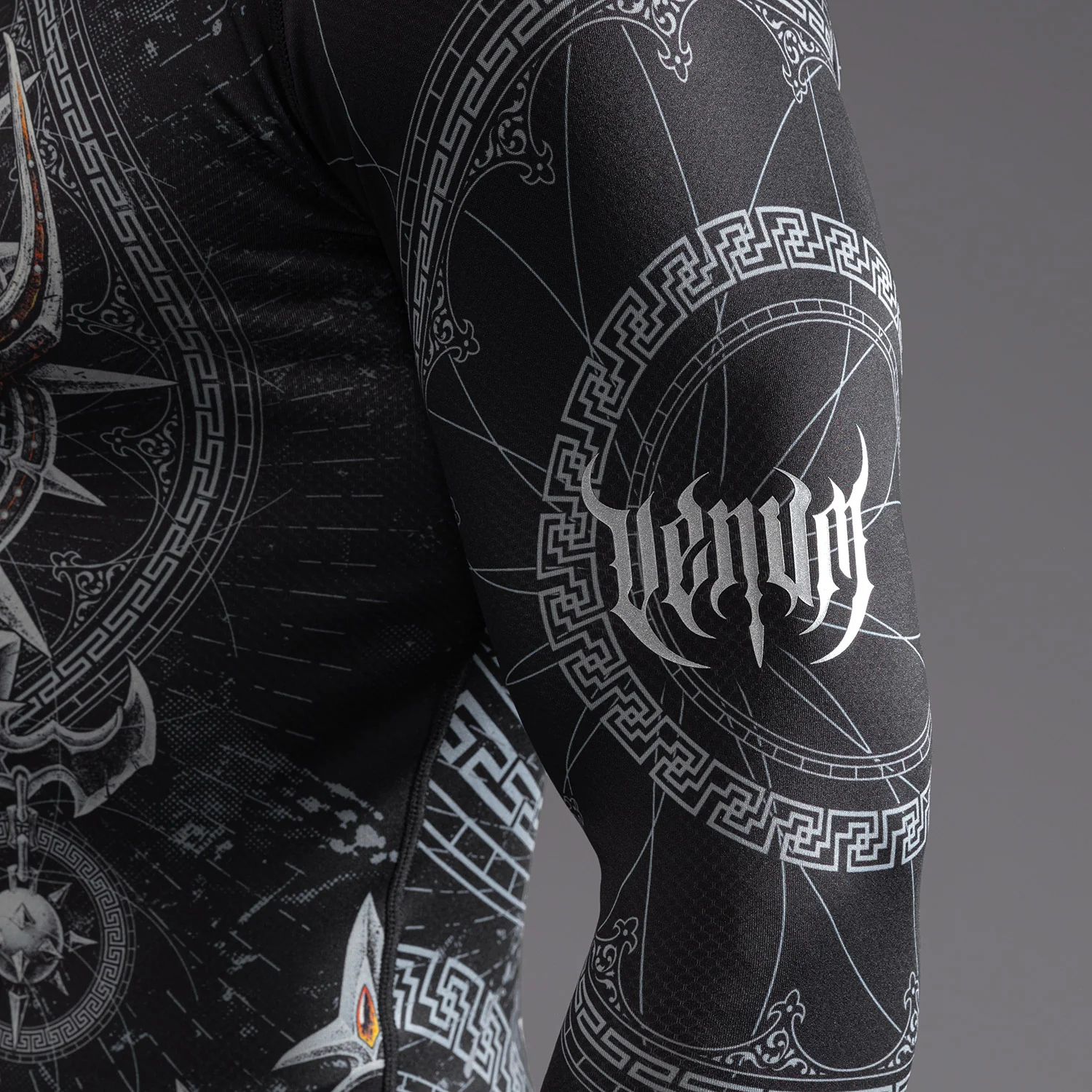 Venum Gladiator 5.0 Men's Long Sleeve Rashguard - Black/Silver - Image 6