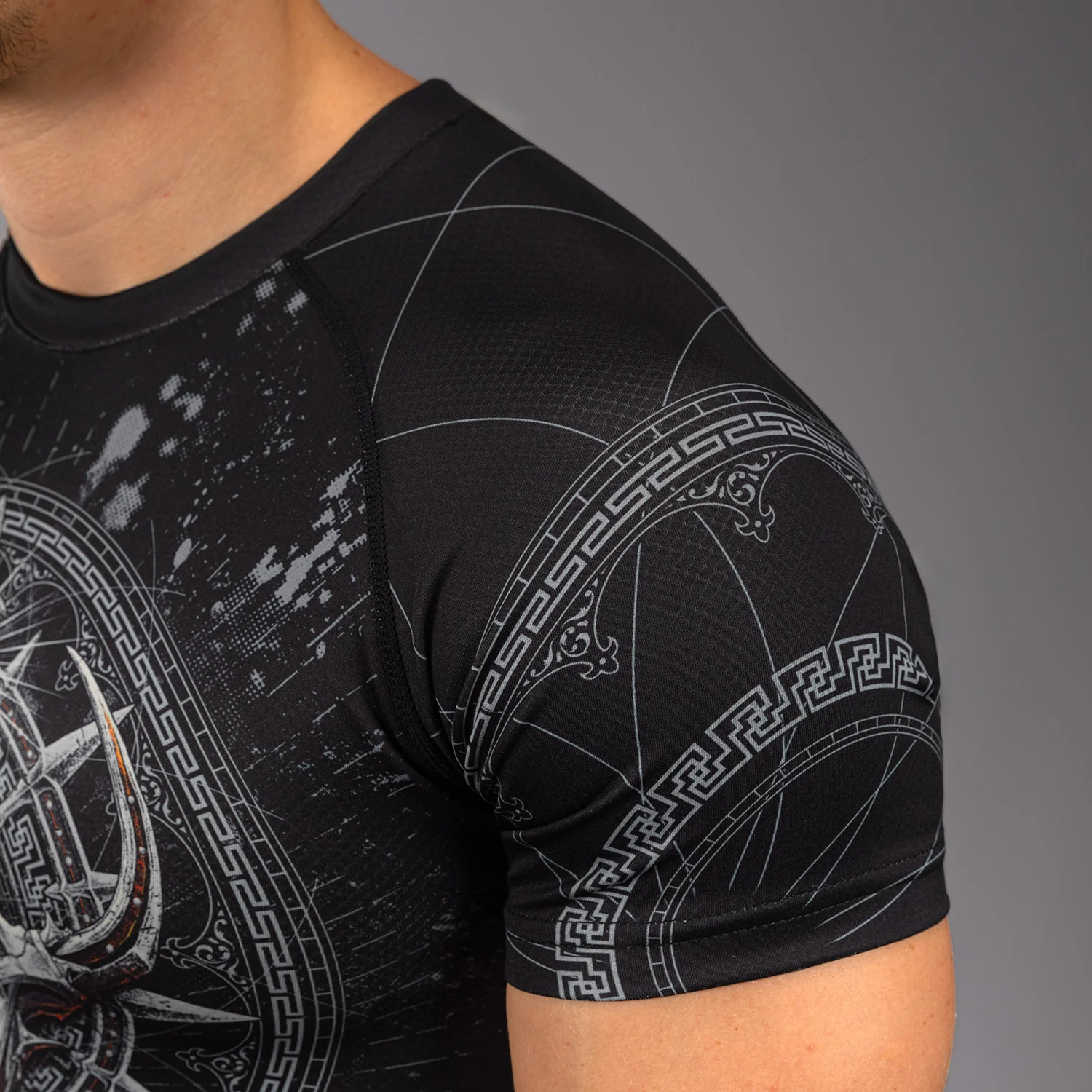 Venum Gladiator 5.0 Men's Short Sleeve Rashguard - Black/Silver - Image 6