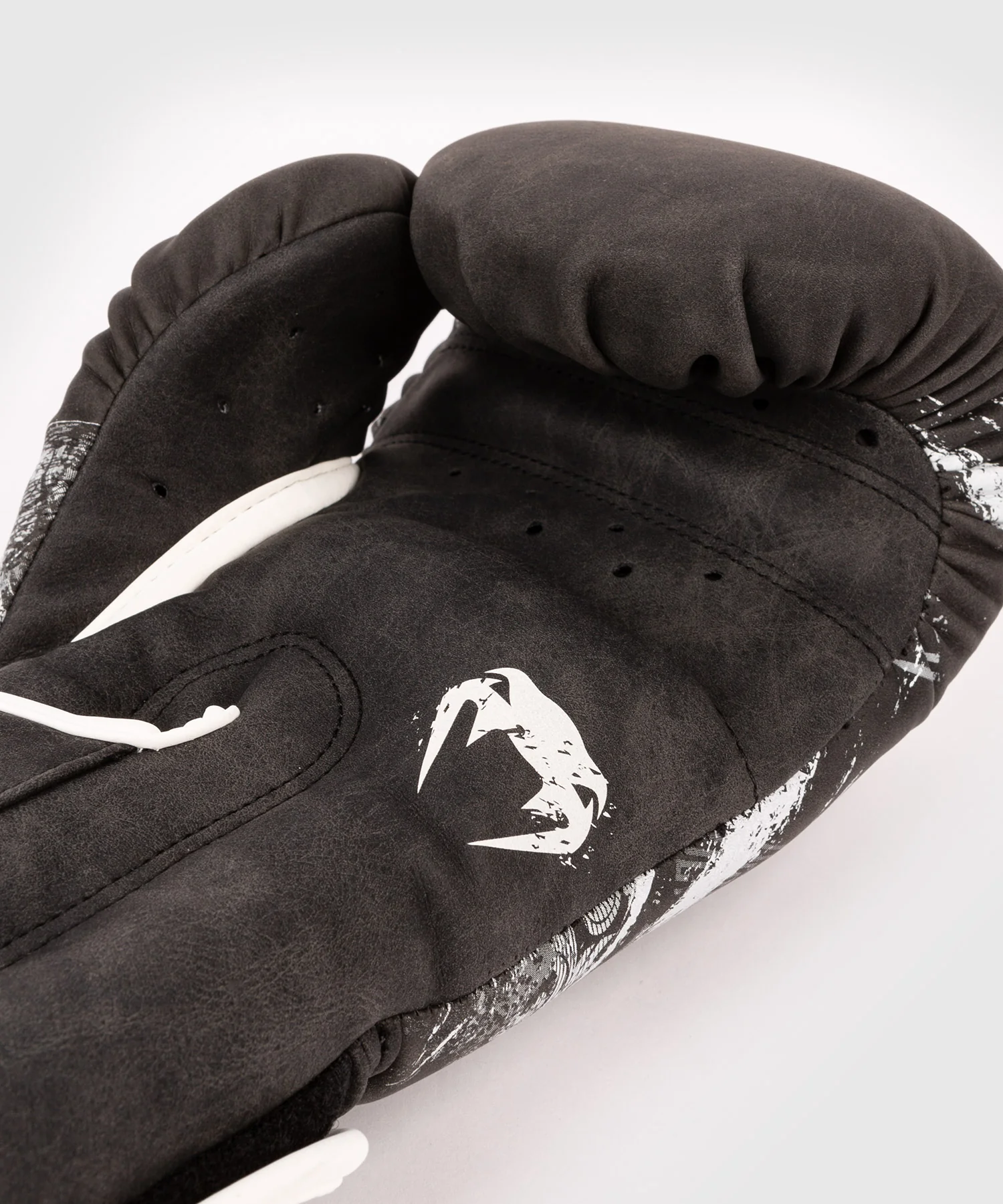 Venum GLDTR 4.0 Boxing gloves - Image 7