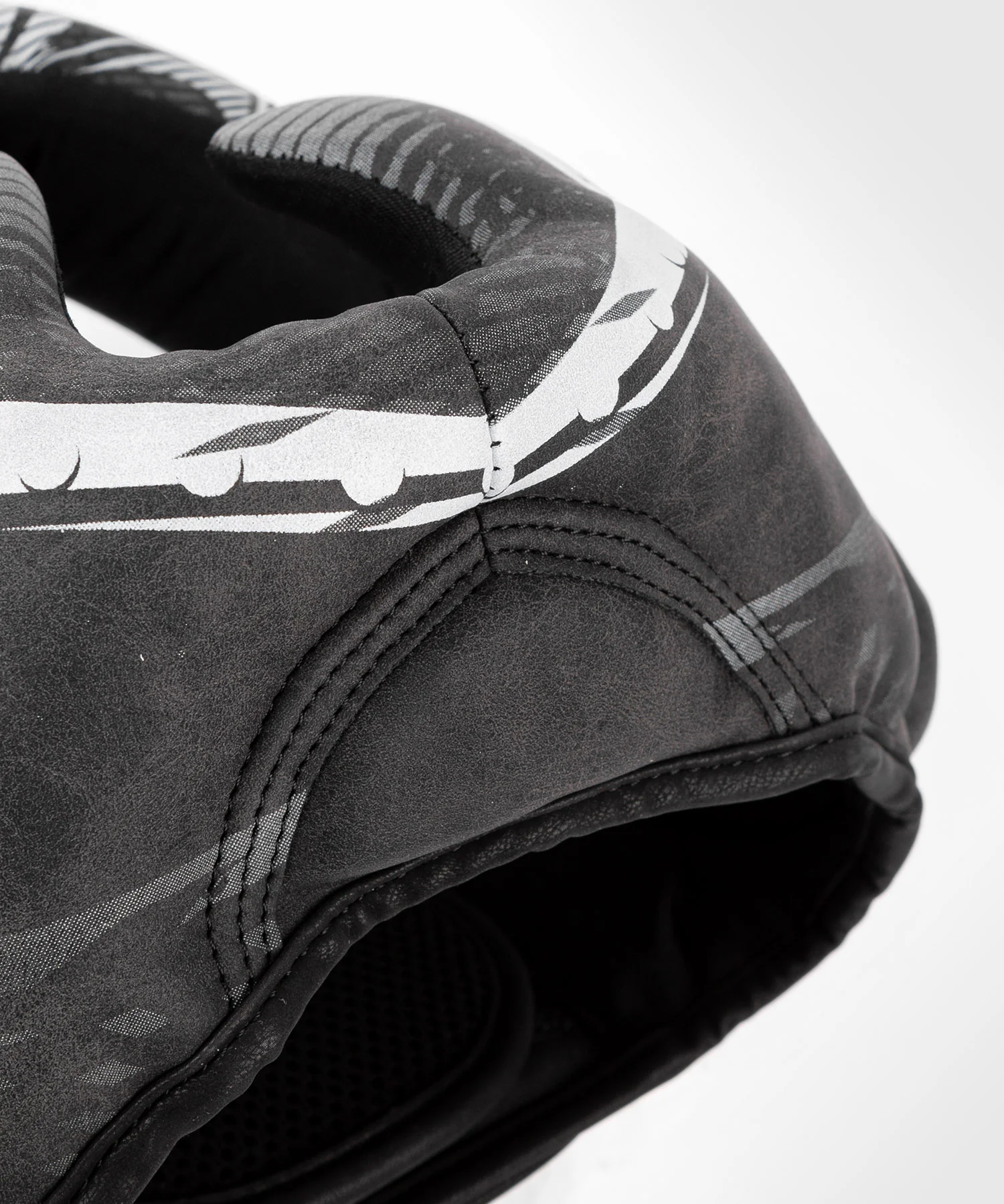 Venum GLDTR 4.0 Headgear - Image 7