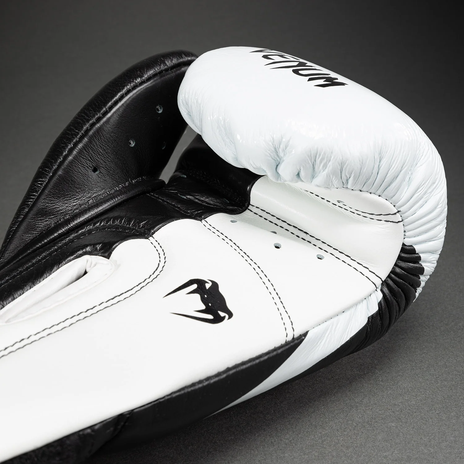 Venum Hammer Pro Boxing Gloves Velcro - Image 5