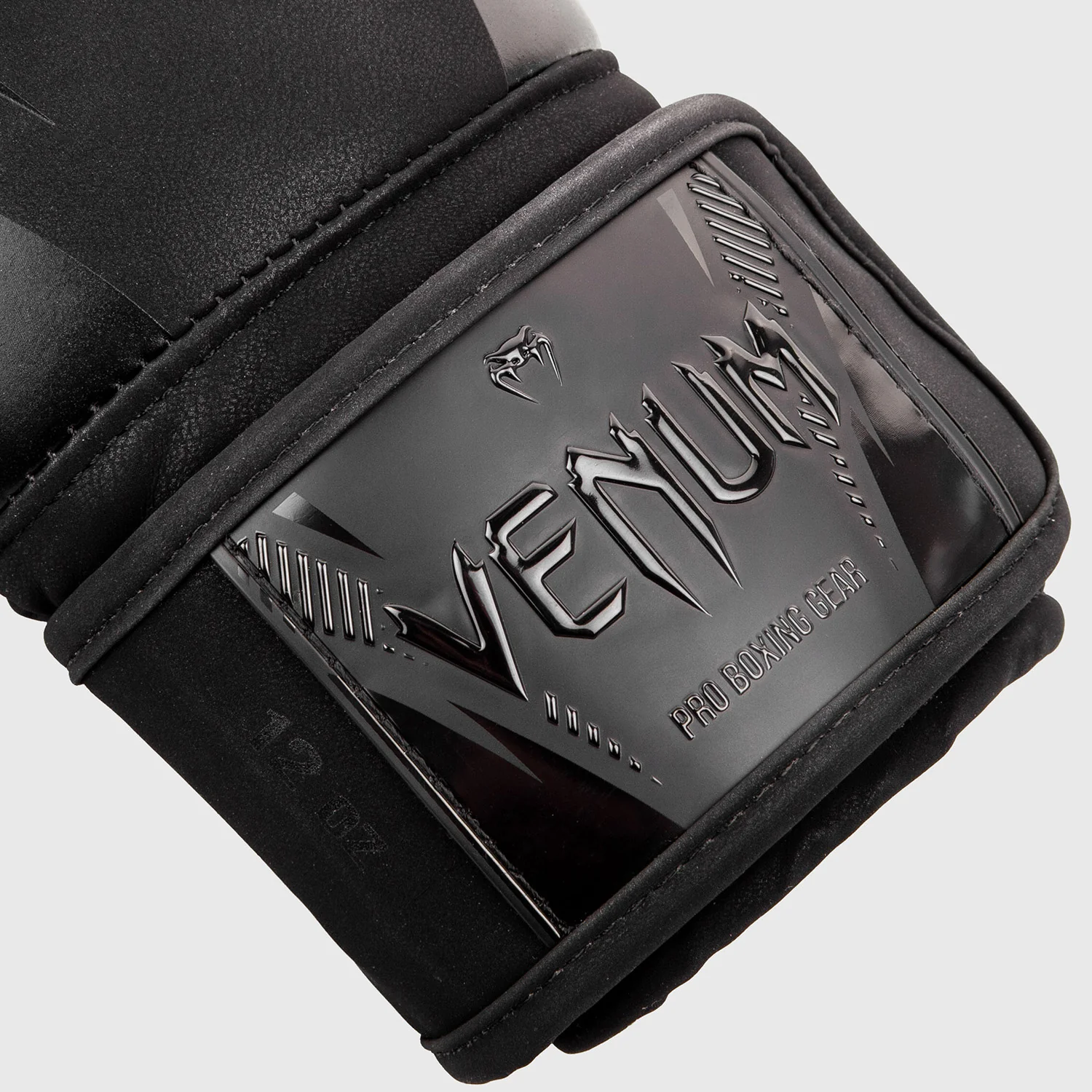 Venum Impact Boxing Gloves - Image 3