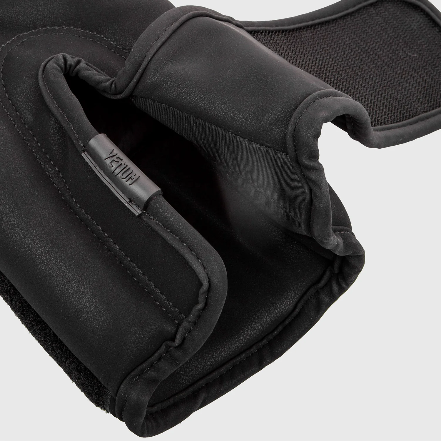 Venum Impact Boxing Gloves - Image 5