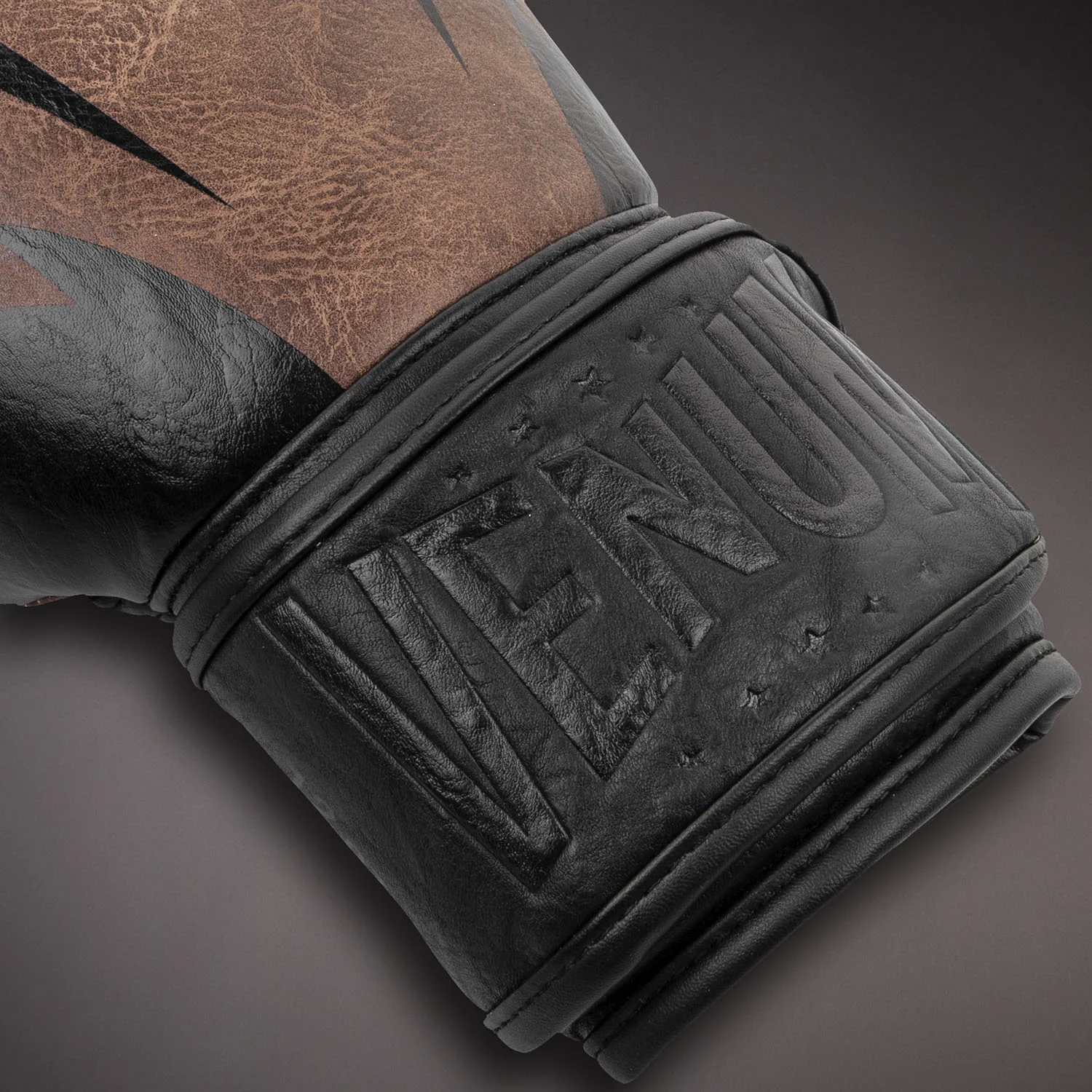 Venum Impact Boxing Gloves - Image 3
