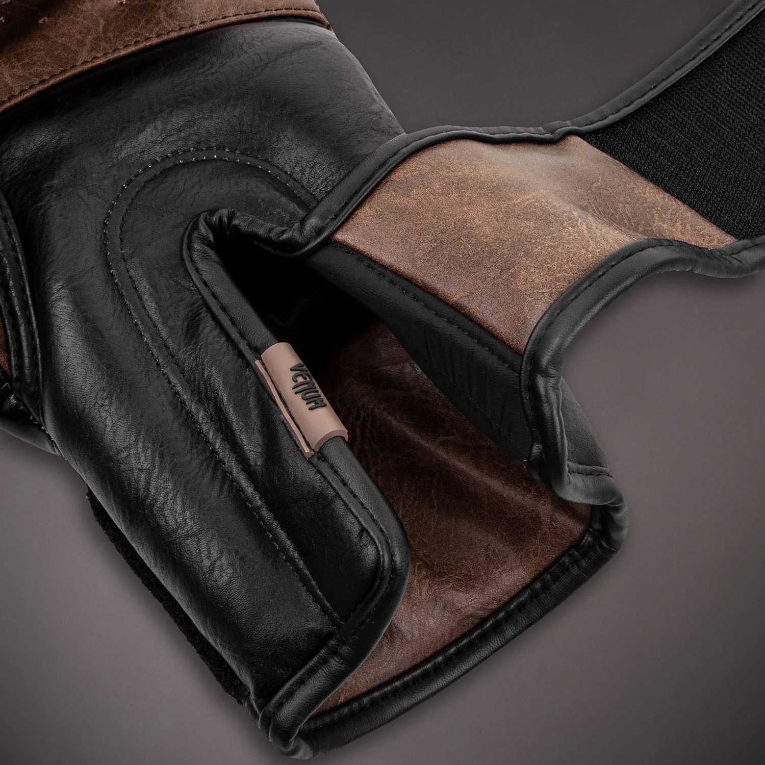 Venum Impact Boxing Gloves - Image 5