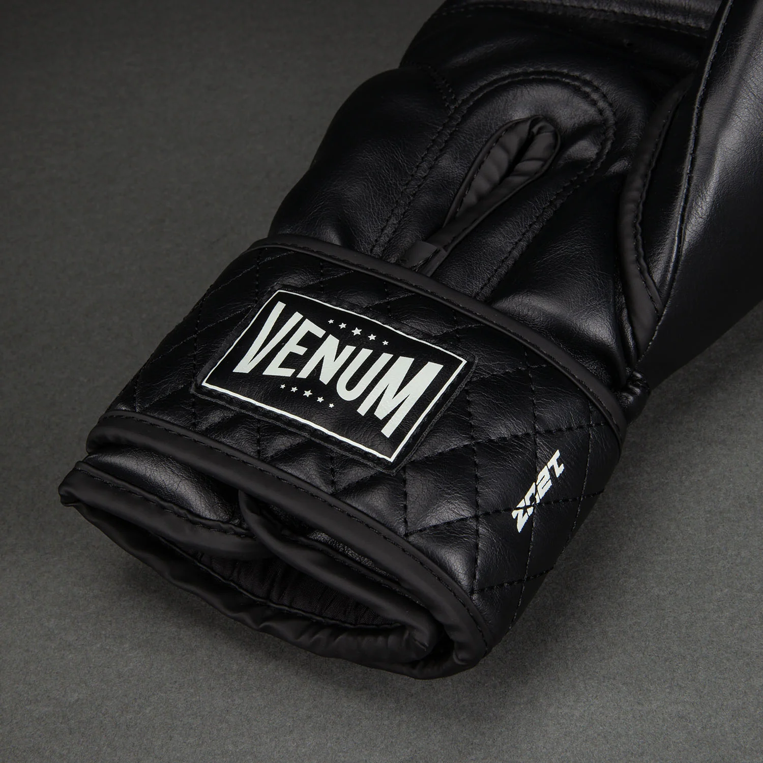 Venum Impact Classic Boxing Gloves - Black - Image 5