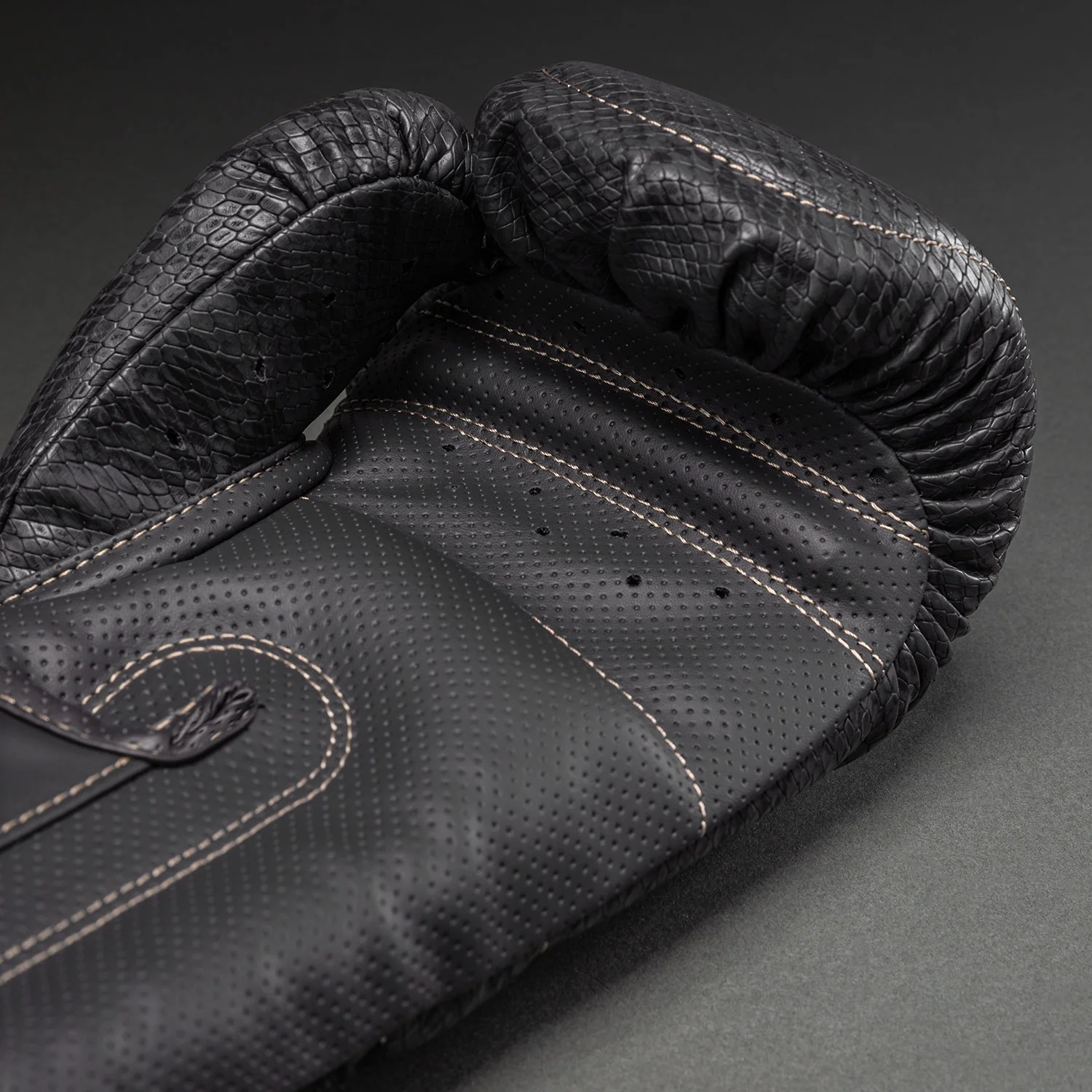 Venum Impact Evo Scales Boxing Gloves - Dark Grey - Image 3