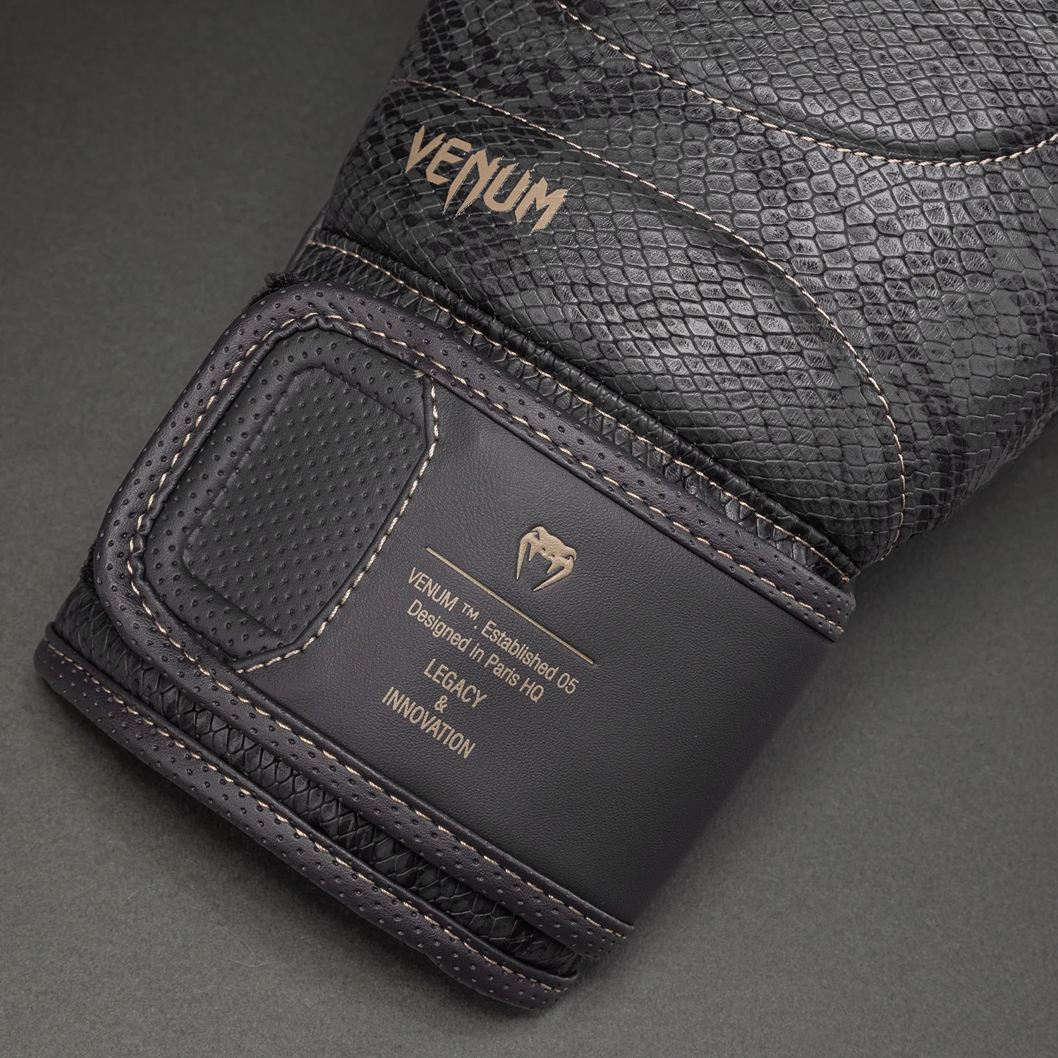 Venum Impact Evo Scales Boxing Gloves - Dark Grey - Image 4