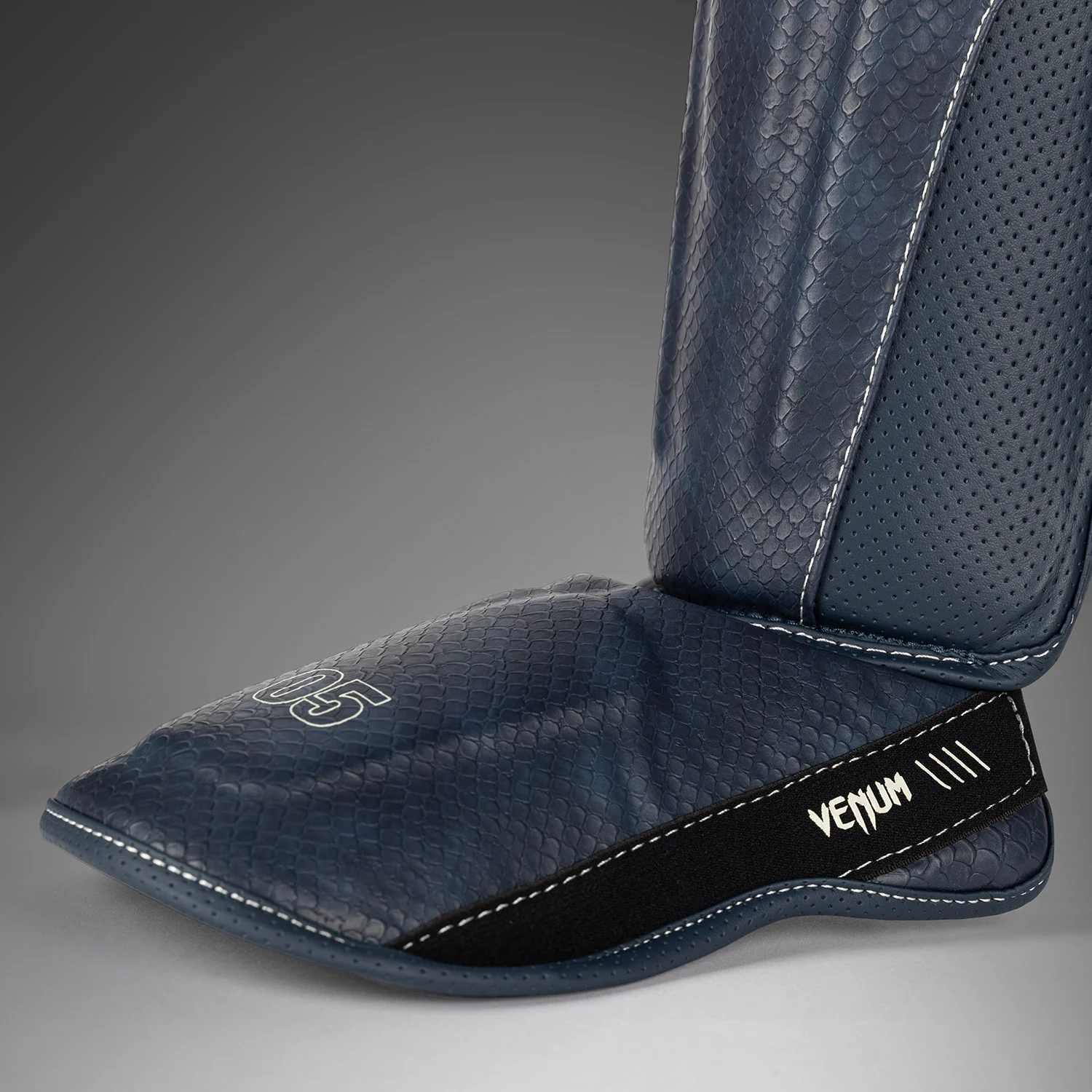Venum Impact Evo Scales Shinguards - Midnight Blue - Image 3