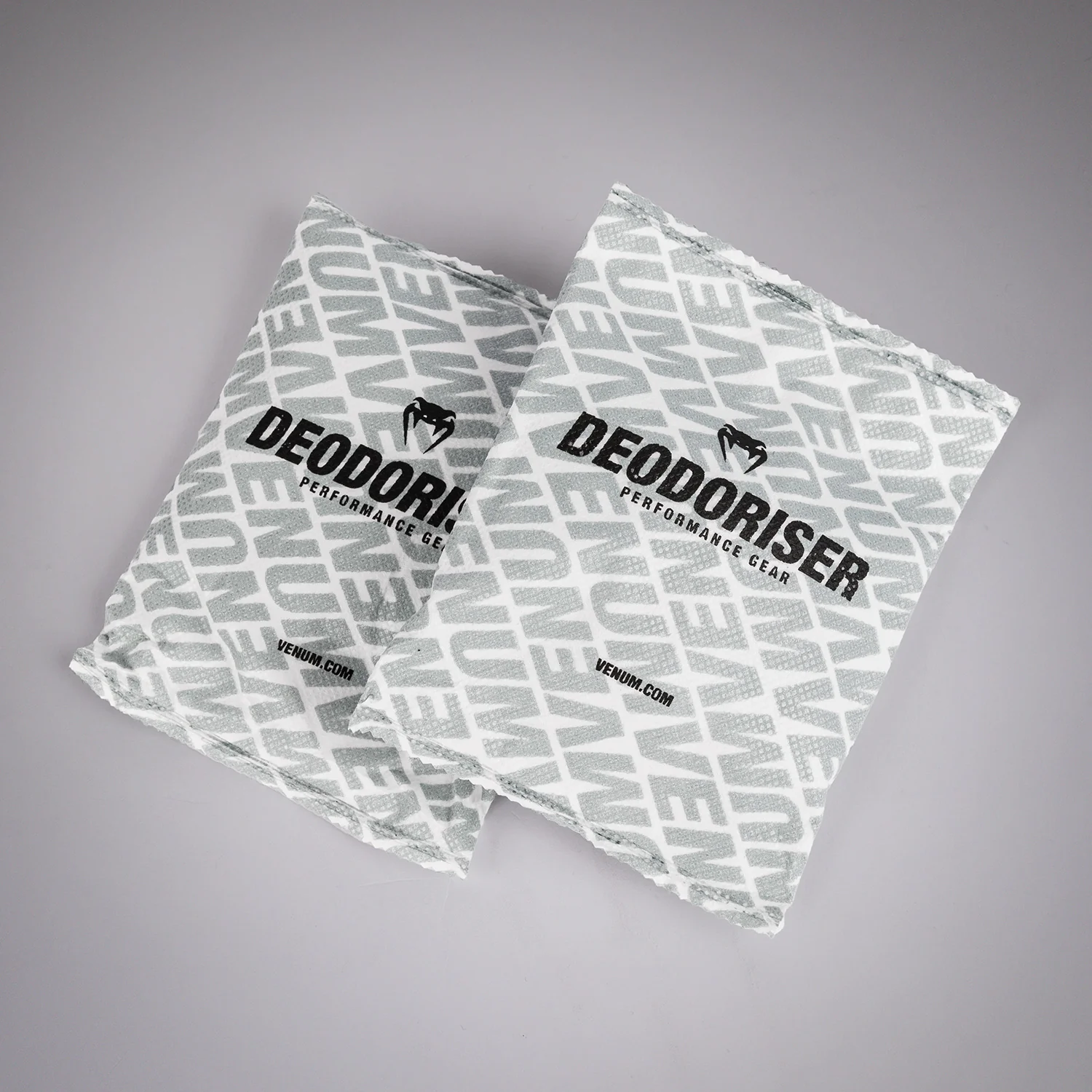 Venum Kontact Glove Deodorizer - Ice - Image 3