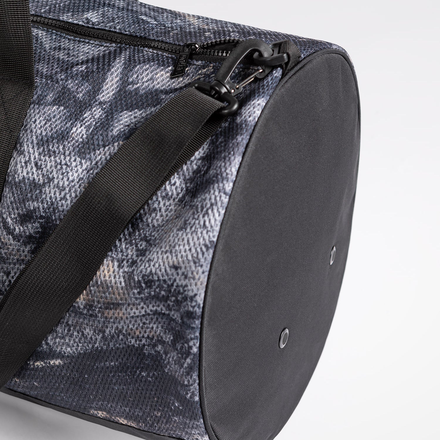 Venum Laser XT Realtree Duffle Bag - Dark Camo/Grey - Image 5