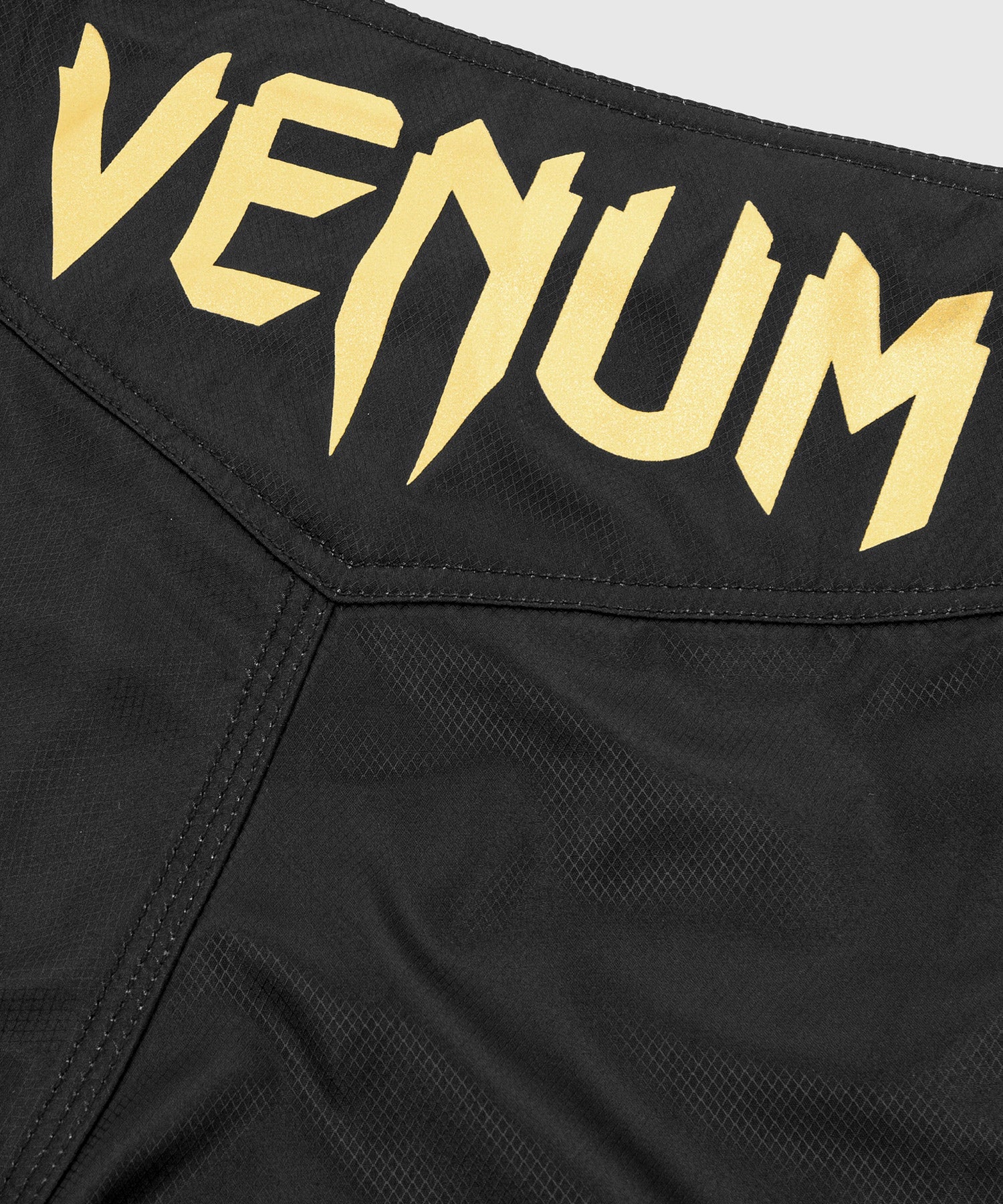 Venum Light 3.0 Fightshorts - Black/Gold - Image 6