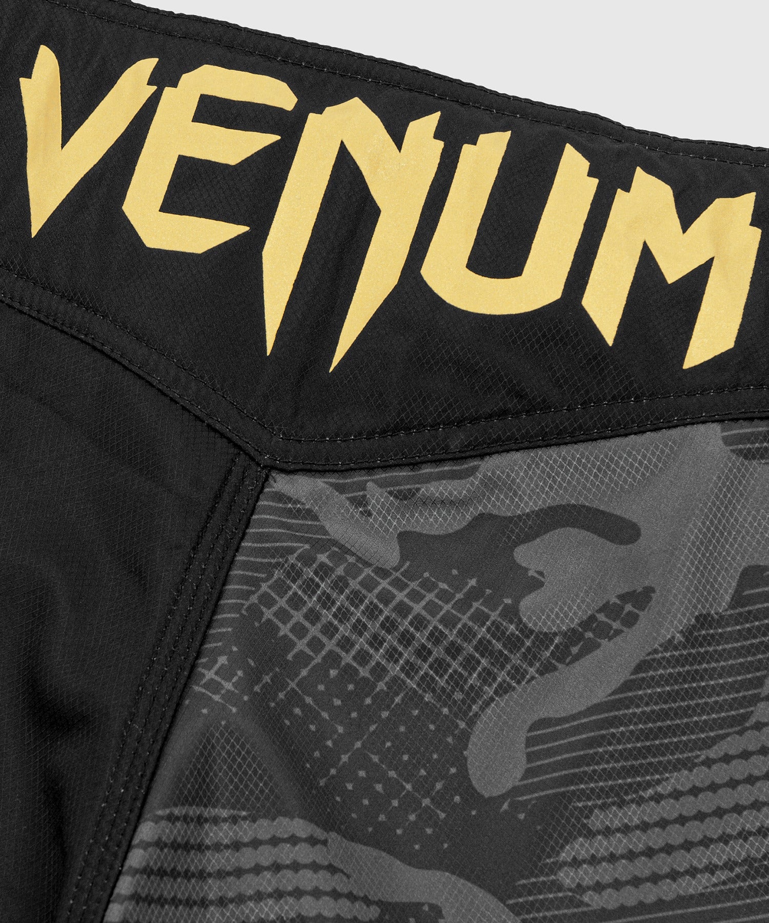 Venum Light 3.0 Fightshorts - Gold/Black - Image 7