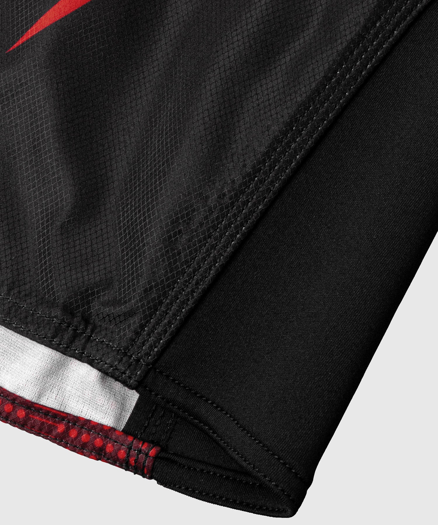 Venum Light 3.0 Fightshorts - Red/Black - Image 6