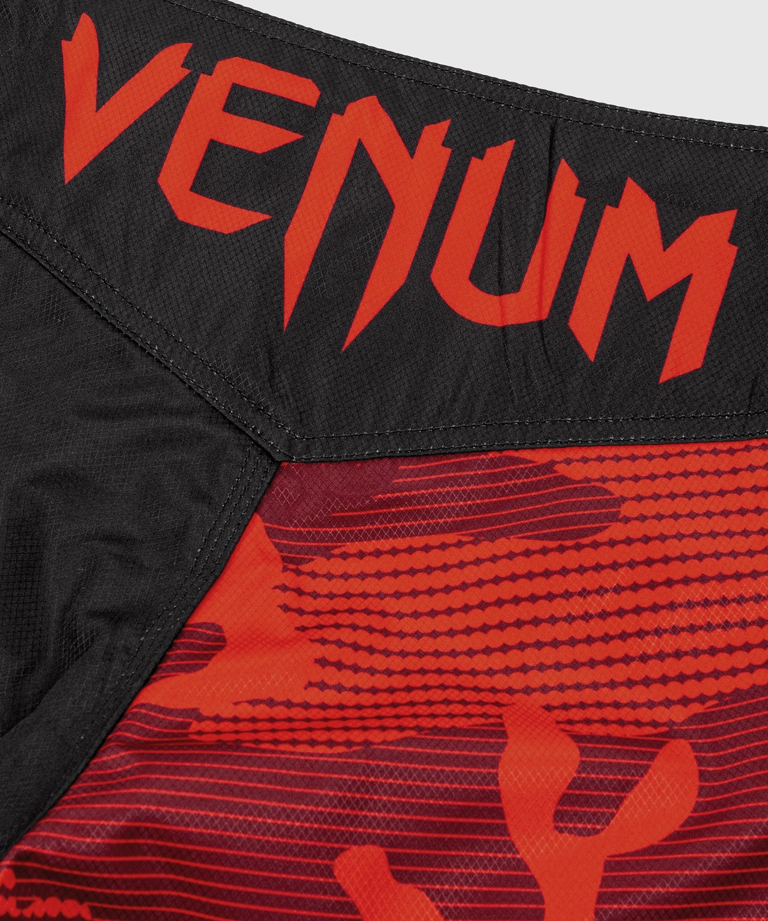 Venum Light 3.0 Fightshorts - Red/Black - Image 7