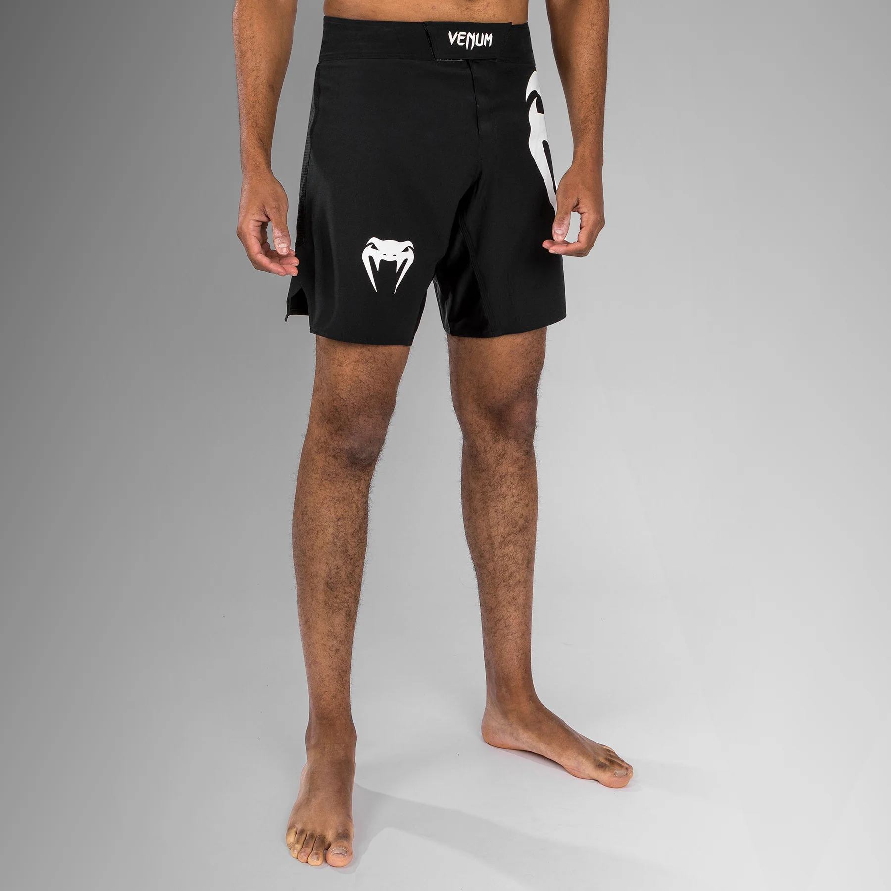 Venum Light 5.0 Fightshort - Black/White - Image 4