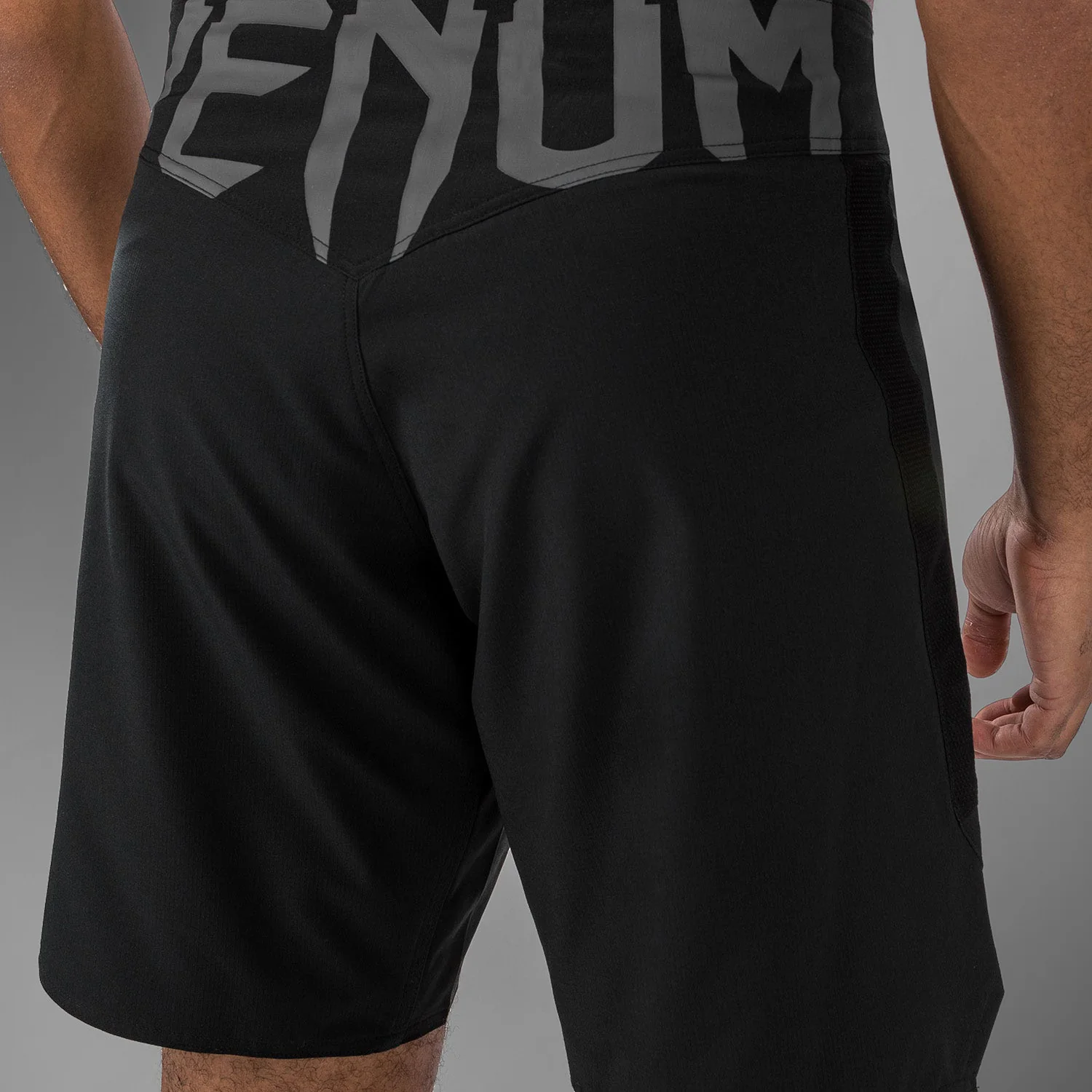 Venum Light 5.0 Fightshort - Black/White - Image 6