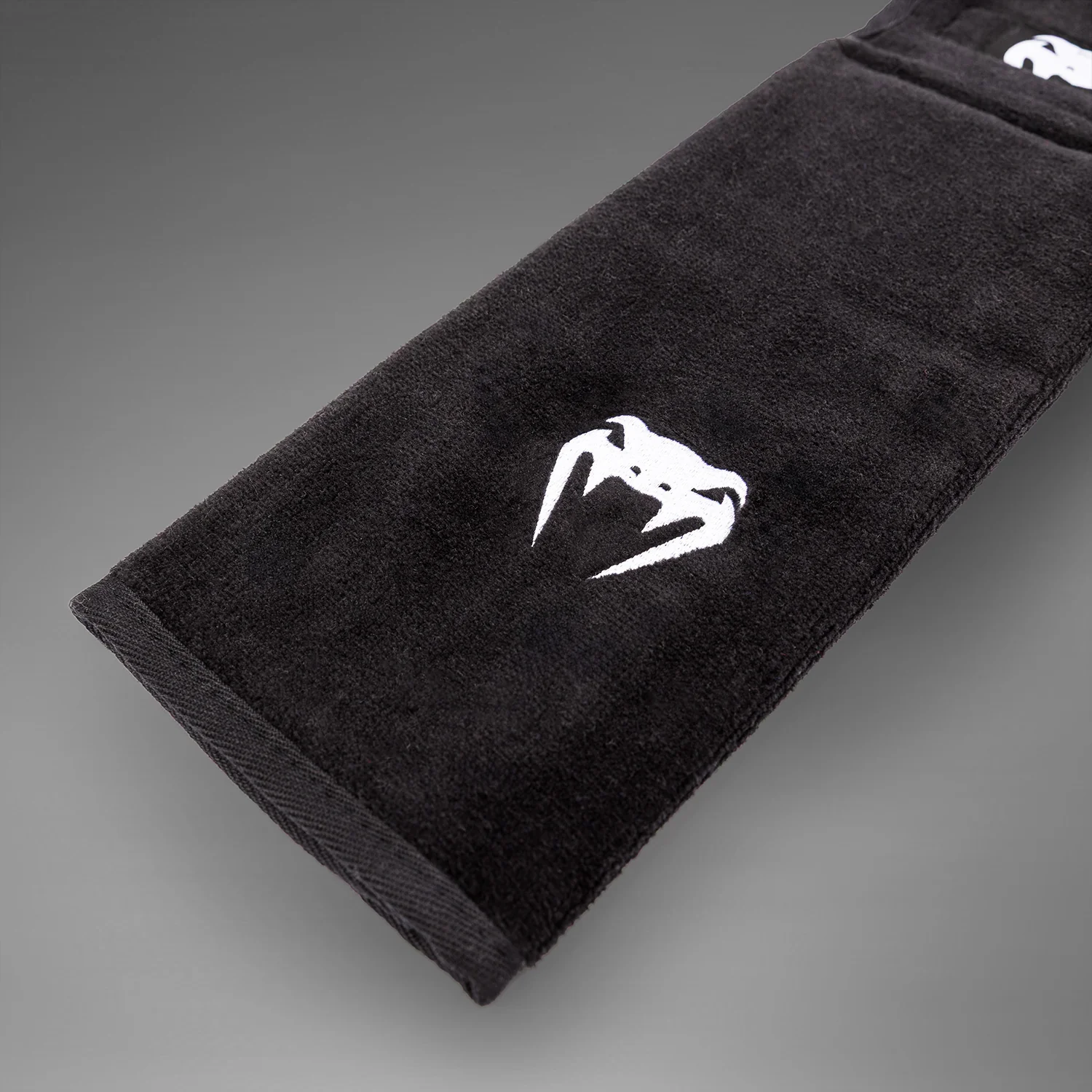 Venum Lineup Football Towel - Black/White - Image 3