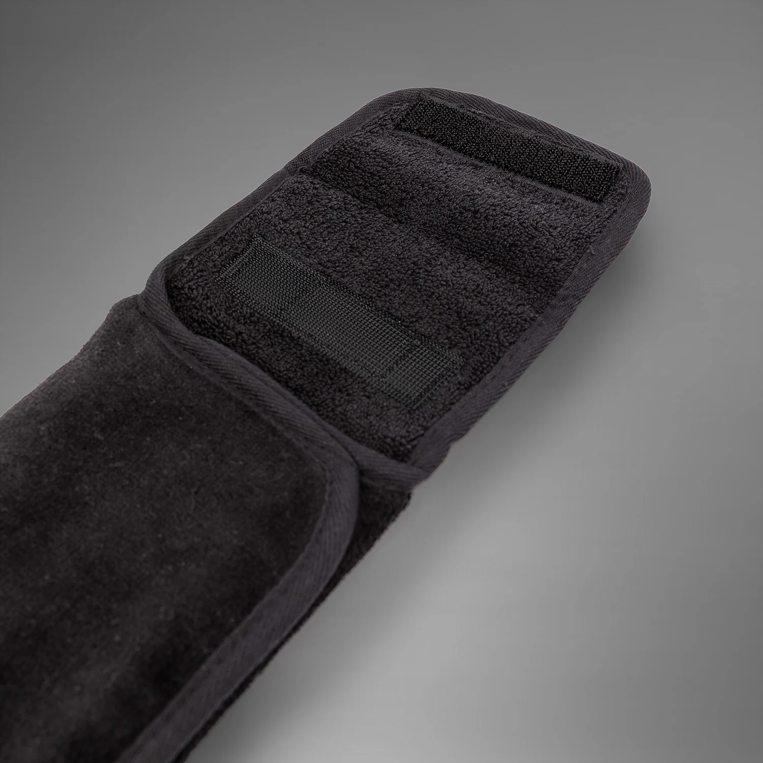 Venum Lineup Football Towel - Black/White - Image 4