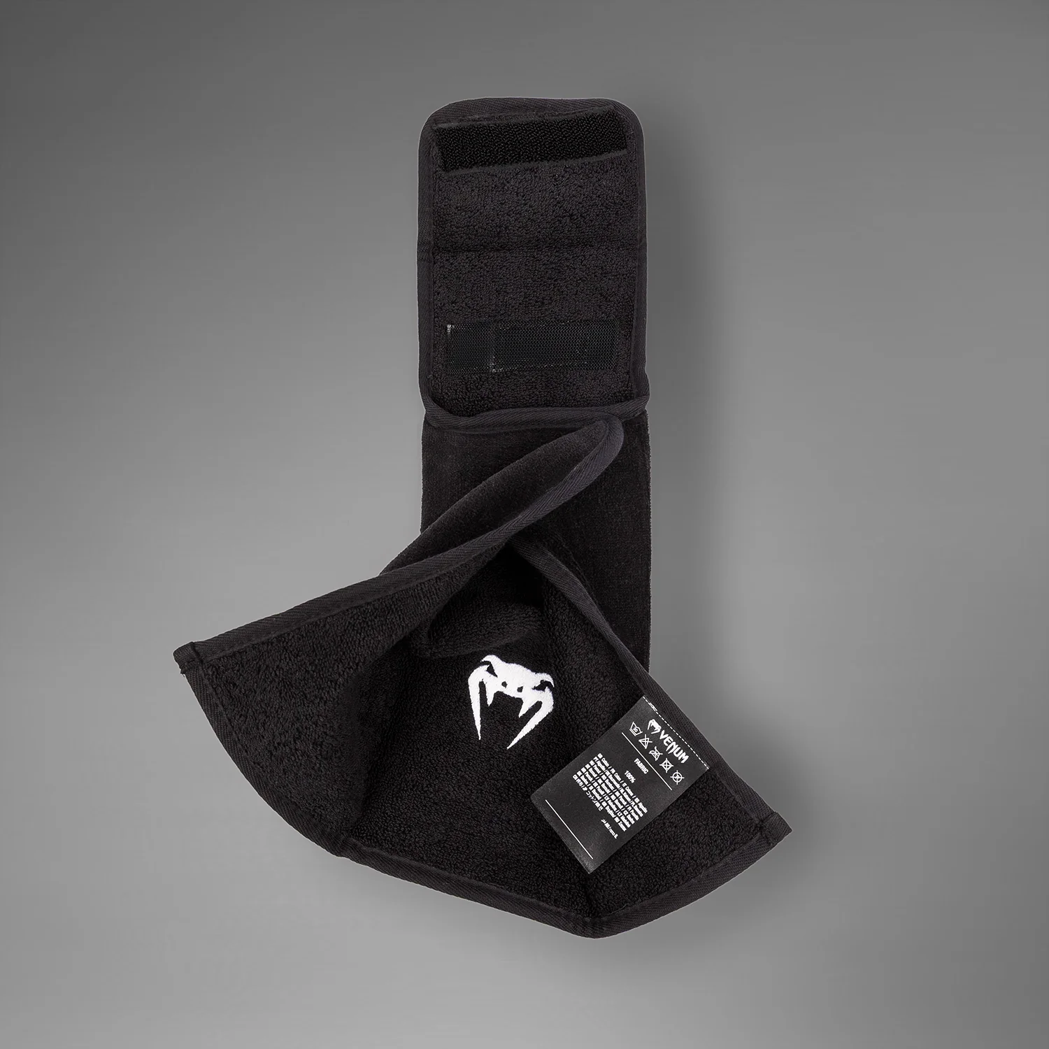 Venum Lineup Football Towel - Black/White - Image 6