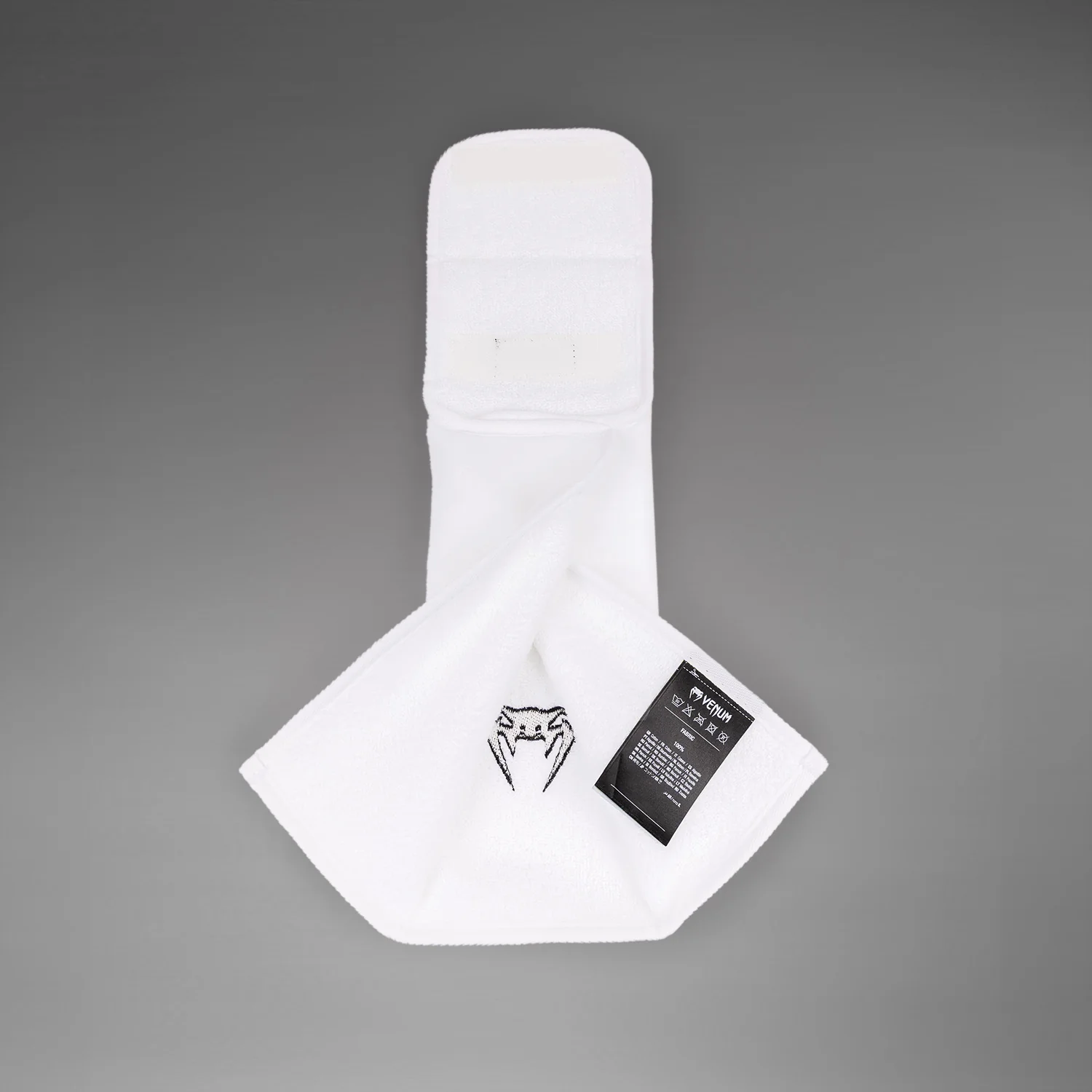 Venum Lineup Football Towel - White/Black - Image 5