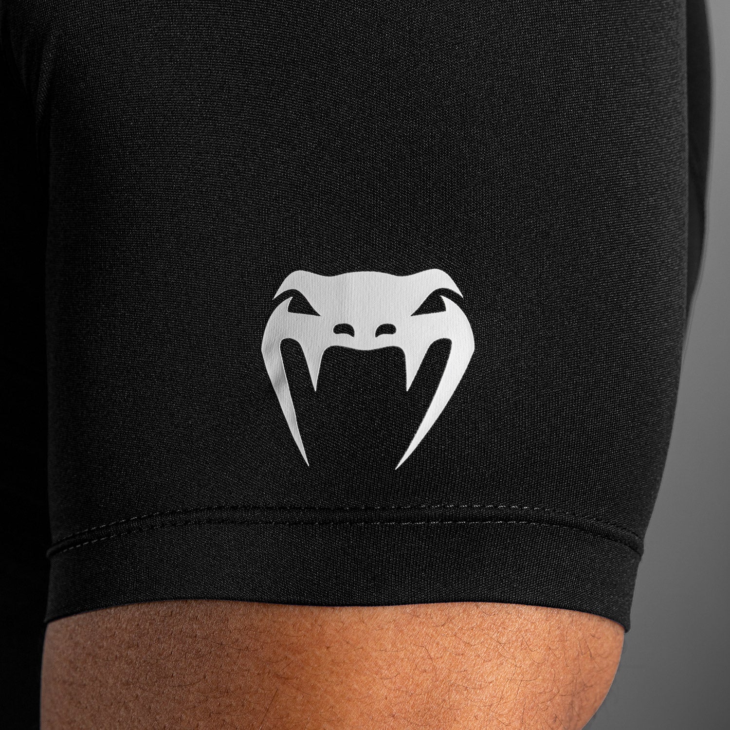 Venum Lineup Half Sleeve Compression Shirt - Black/White - Image 6