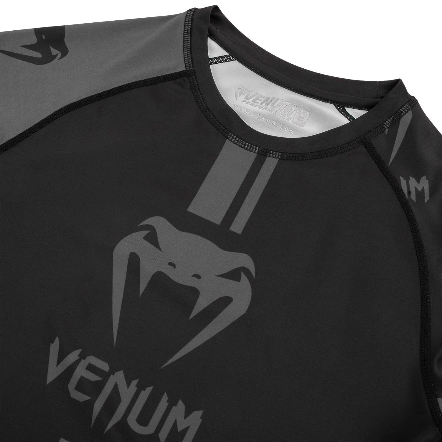 Venum Logos Rashguard - Short Sleeves - Black/Black - Image 5