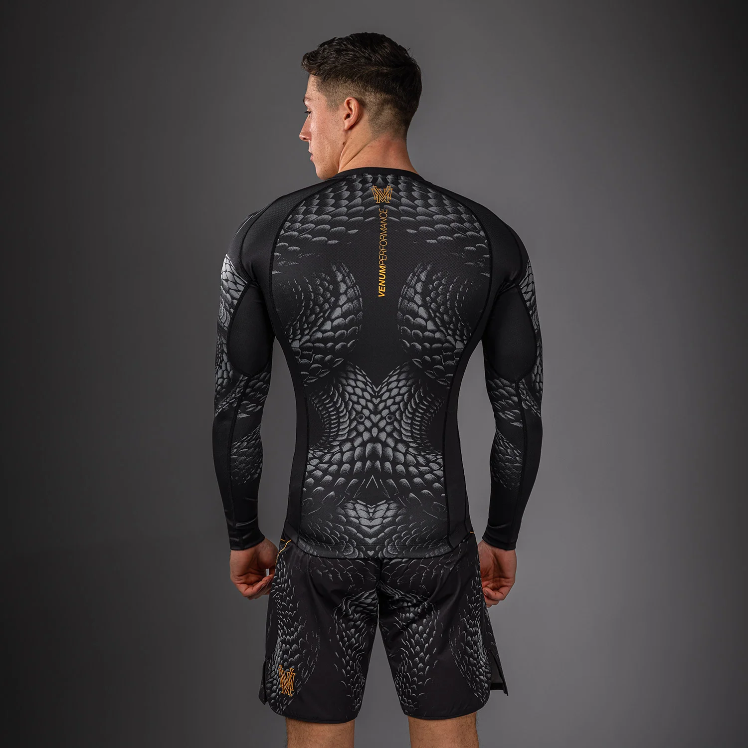 Venum Matupa Long Sleeve Rashguard - Black/Grey/Gold - Image 5