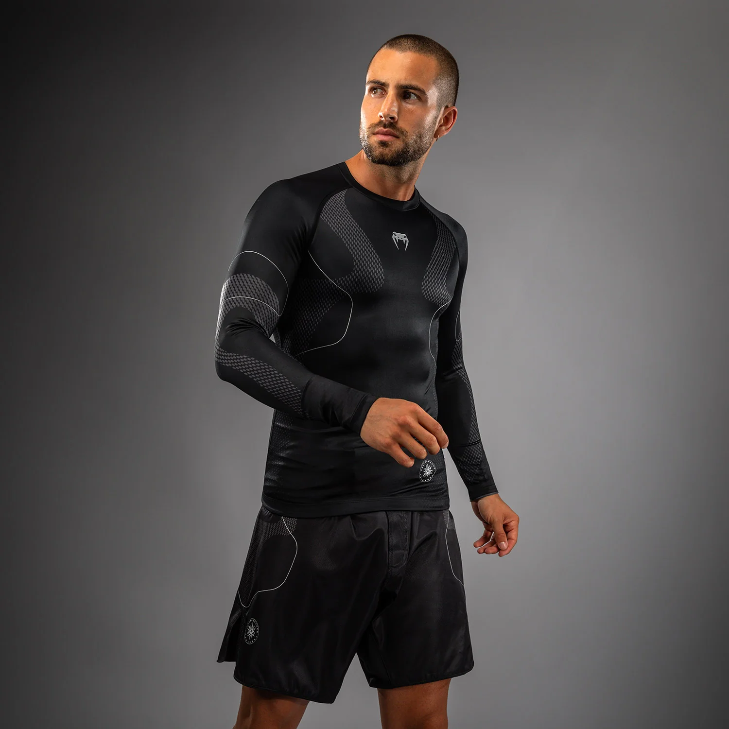 Venum Nexus Long Sleeve Rashguard - Black/Silver - Image 2
