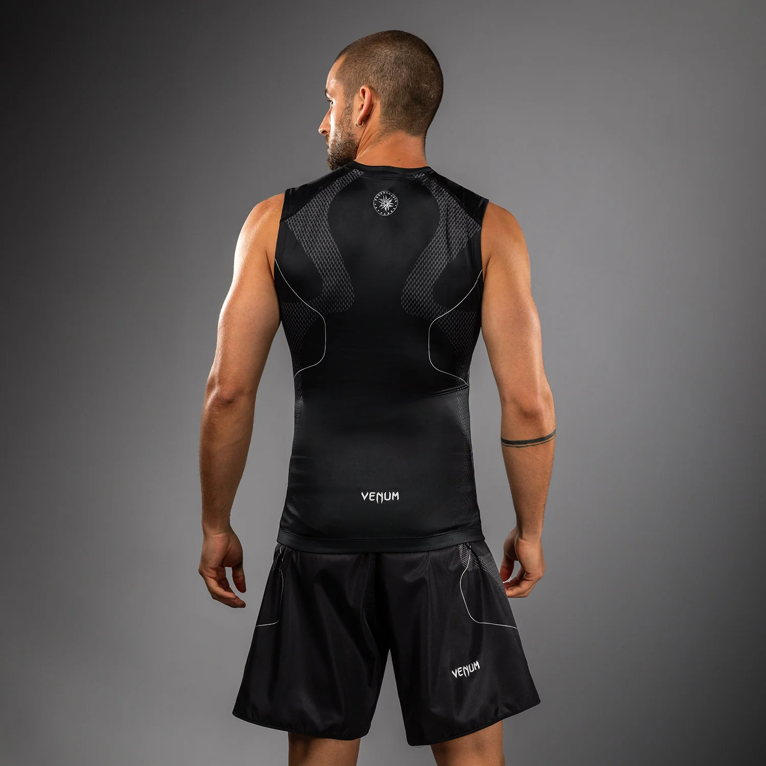 Venum Nexus Sleeveless Rashguard - Black/Silver - Image 3