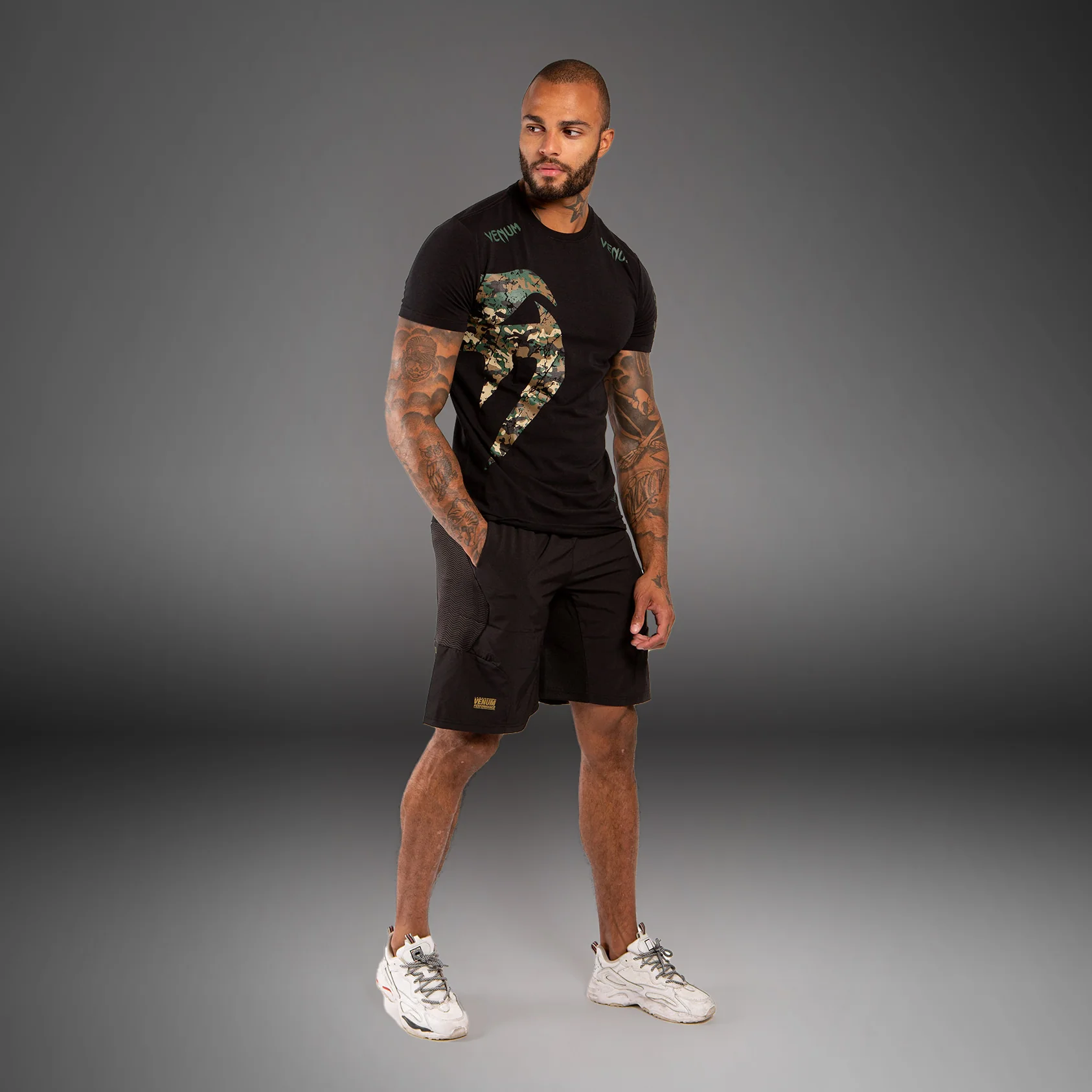 Venum Original Giant T-Shirt - Black/Forest-Camo - Image 7