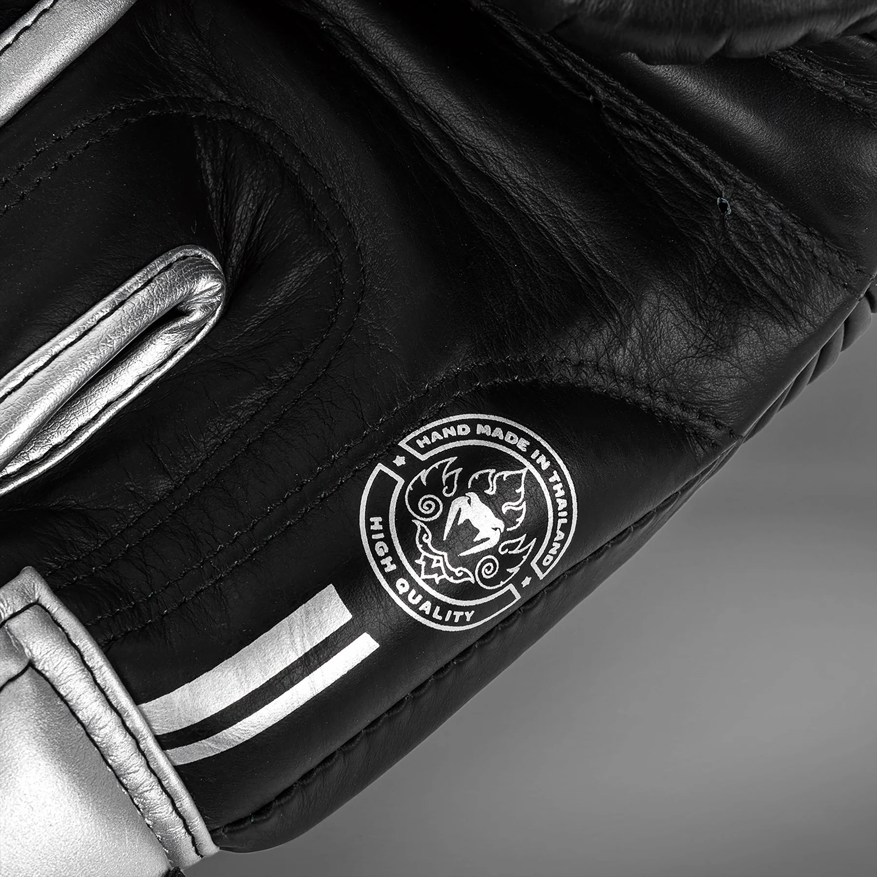 Venum Power 2.0 Boxing Gloves - Black/Silver - Image 7