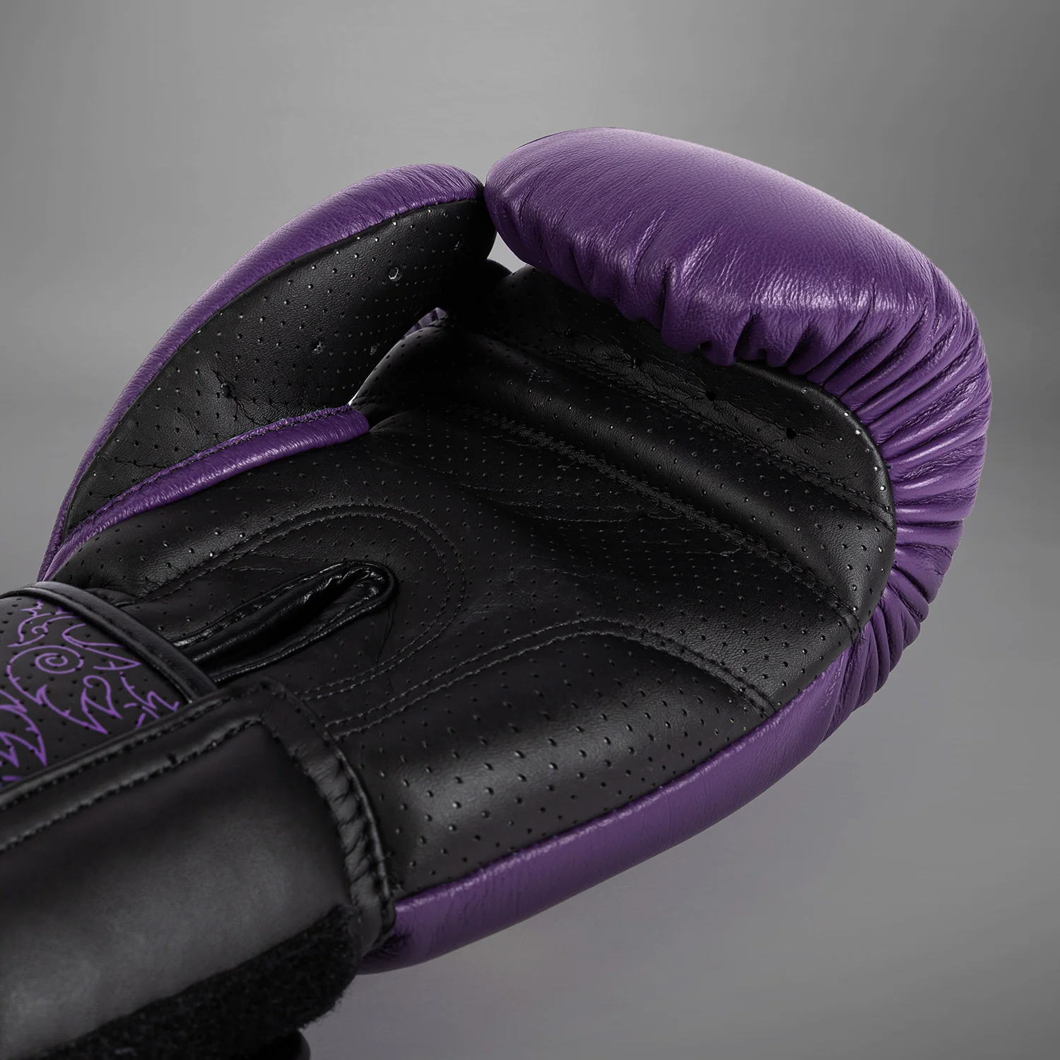 Venum Power 2.0 Boxing Gloves - Dark Plum - Image 6