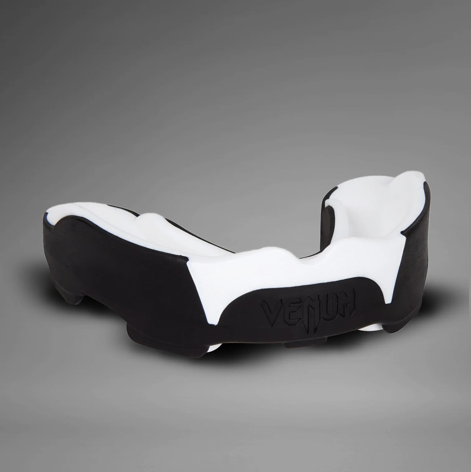 Venum Predator Mouthguard - Black/White - Image 3
