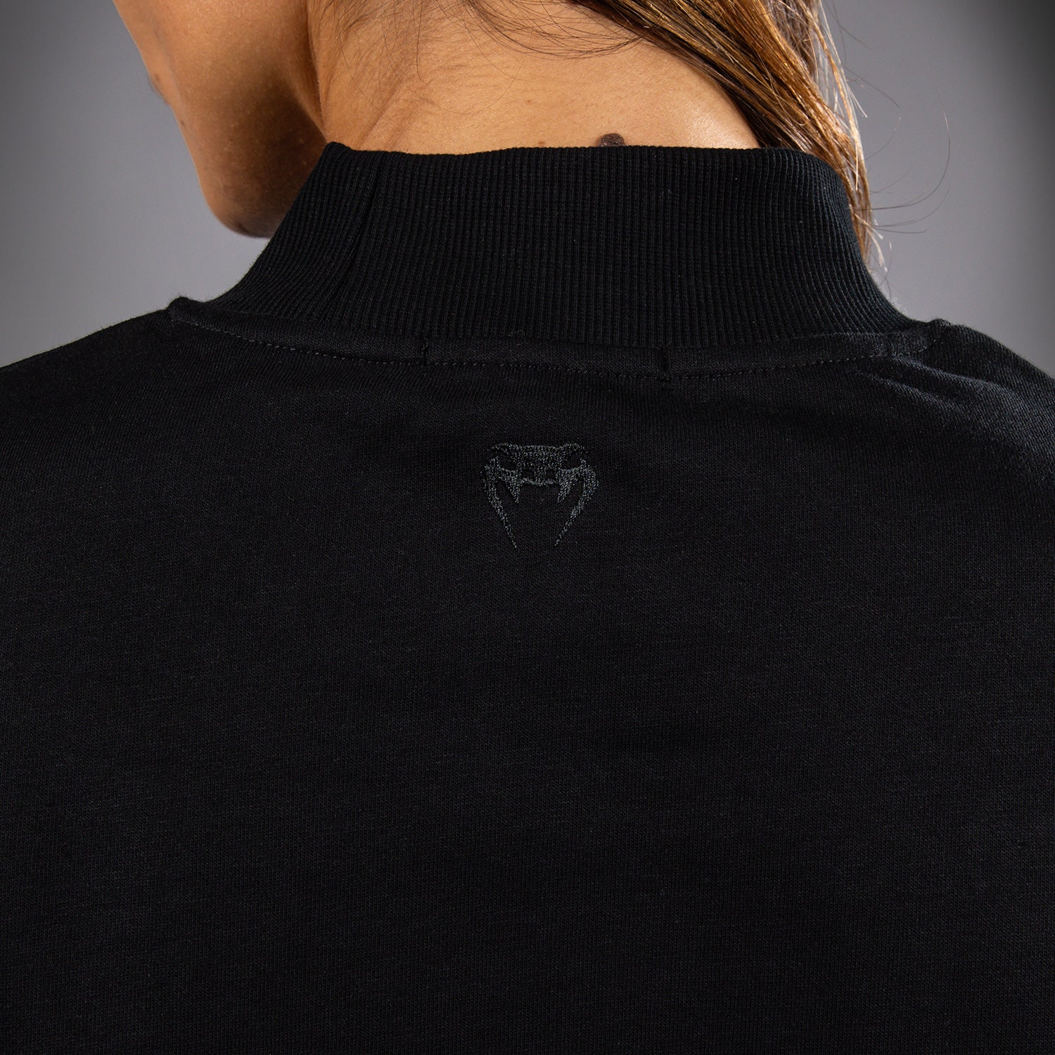 Venum Pulse Women’s Cropped Sweatshirt - Black/White - Image 6