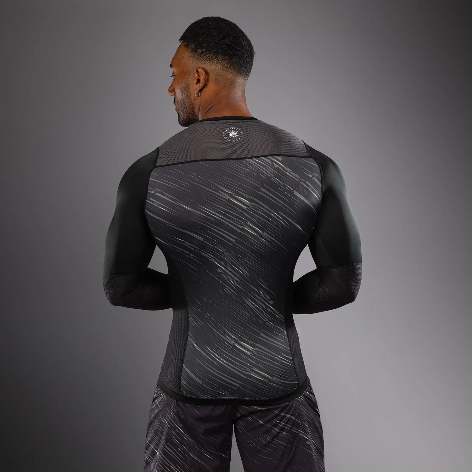 Venum Rapid Long Sleeve Rashguard - Black/Storm Grey - Image 3