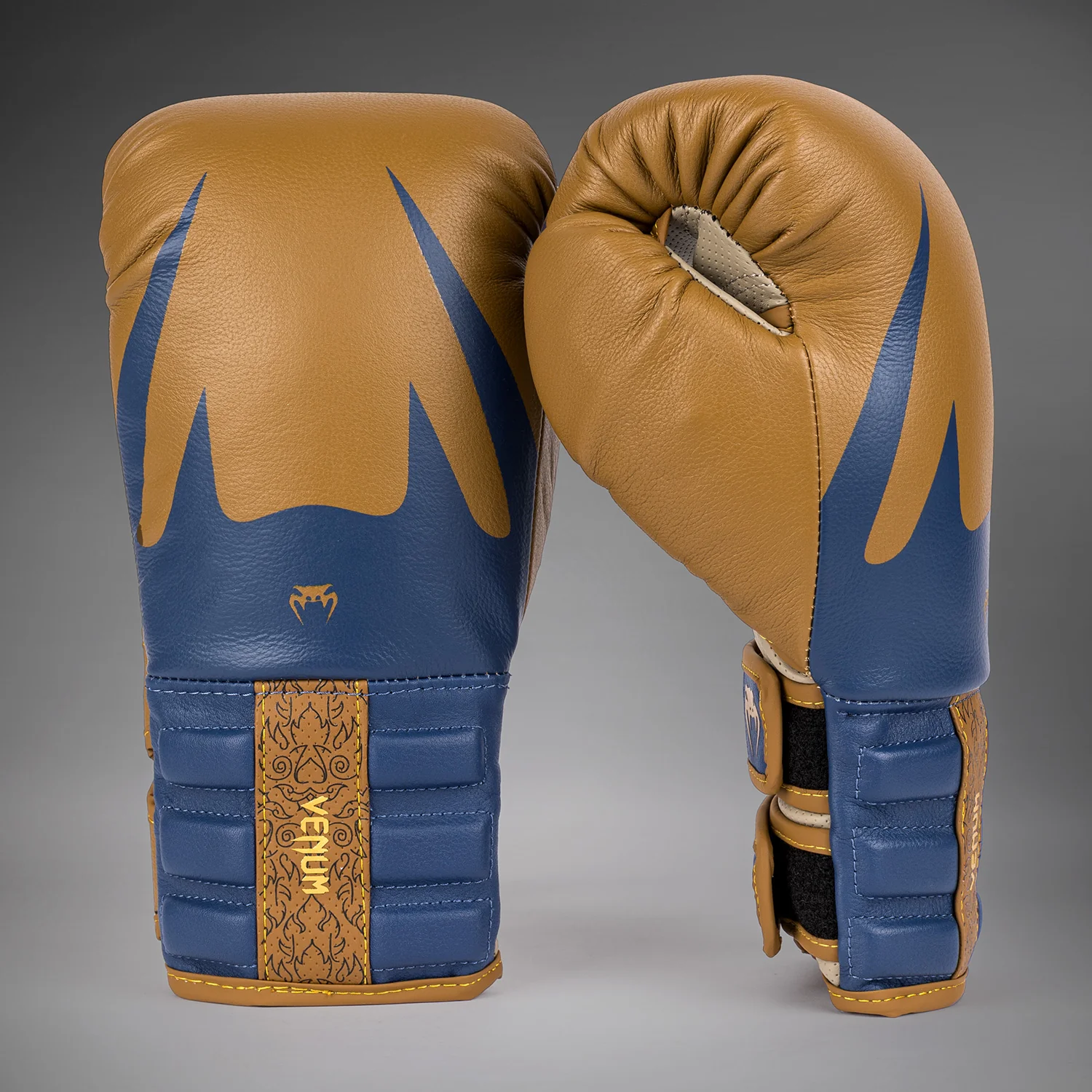 Venum Reverso Boxing Gloves - Camel/Royal Blue - Image 2