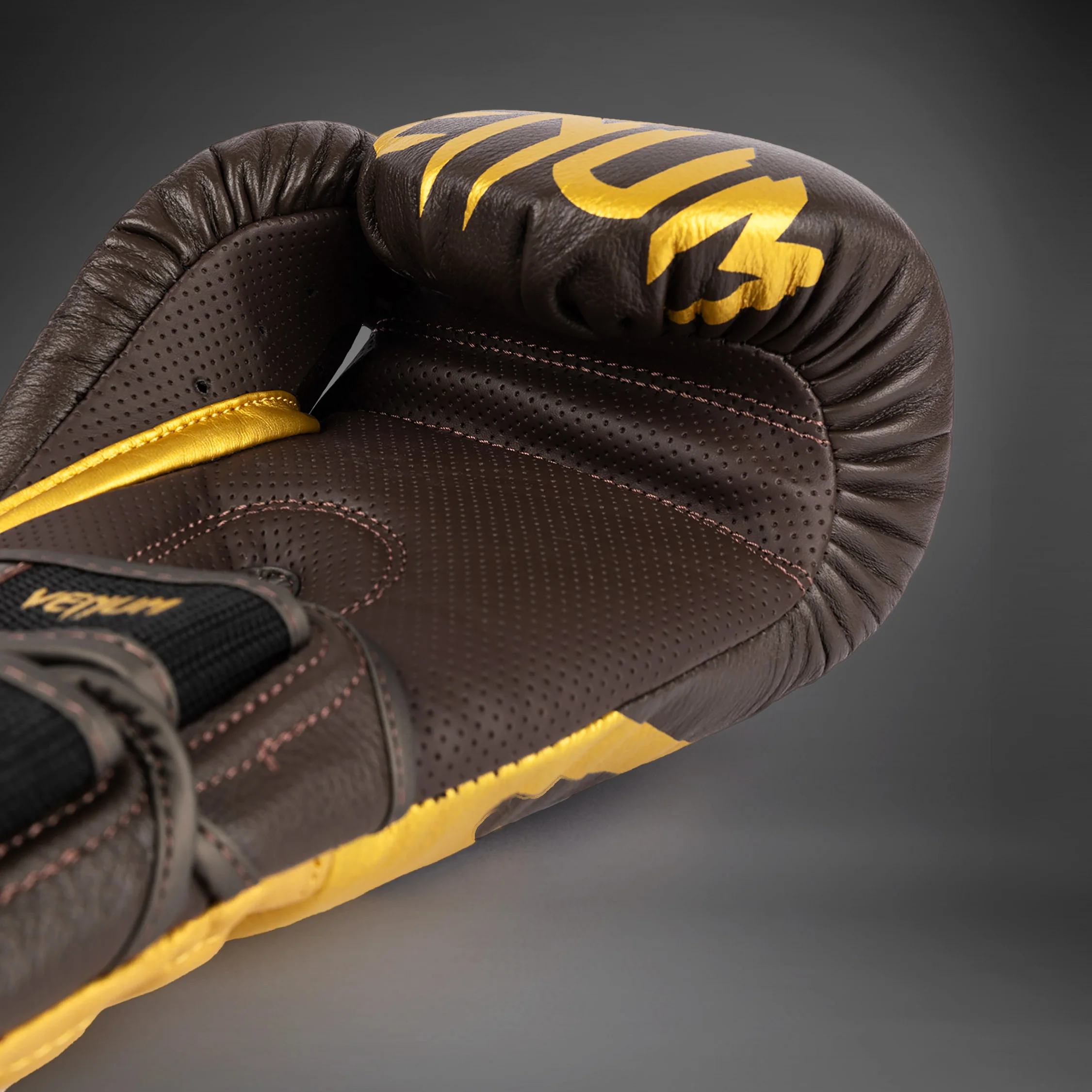 Venum Reverso Boxing Gloves - Chocolate/Gold - Image 7