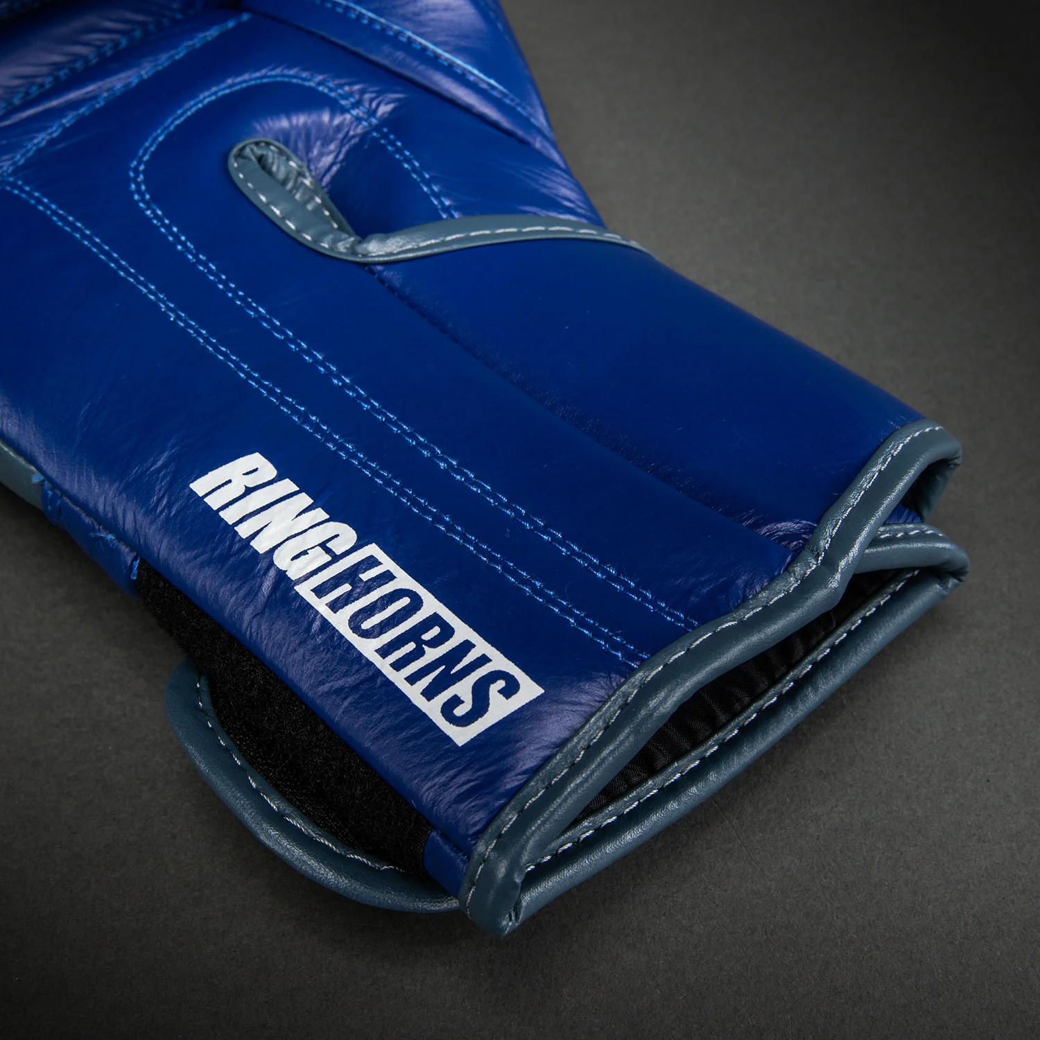 Ringhorns Charger by Venum Boxing Gloves - Navy Blue/Red - Image 4