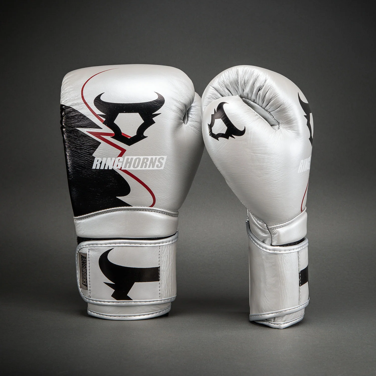 Ringhorns Charger by Venum Boxing Gloves - Silver/Black - Image 2