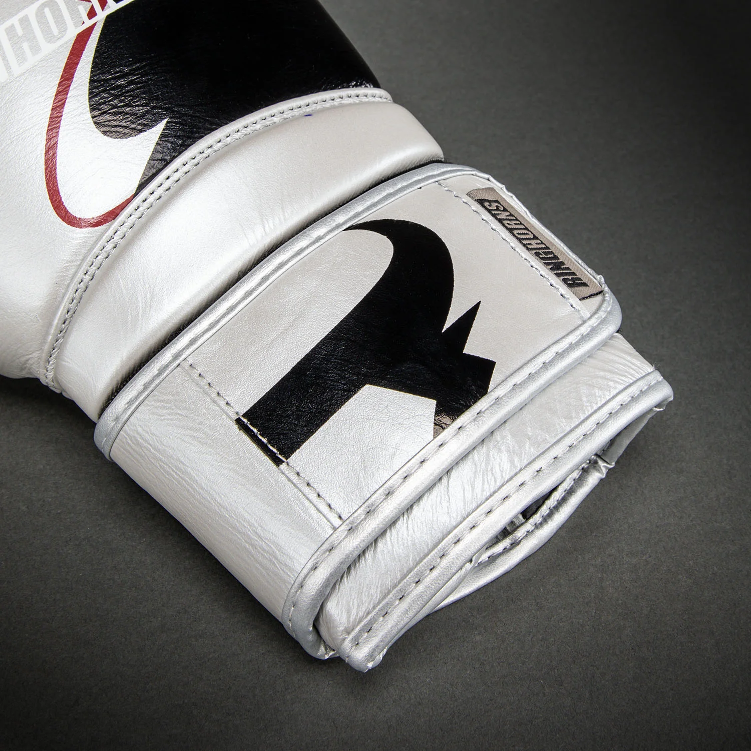 Ringhorns Charger by Venum Boxing Gloves - Silver/Black - Image 3