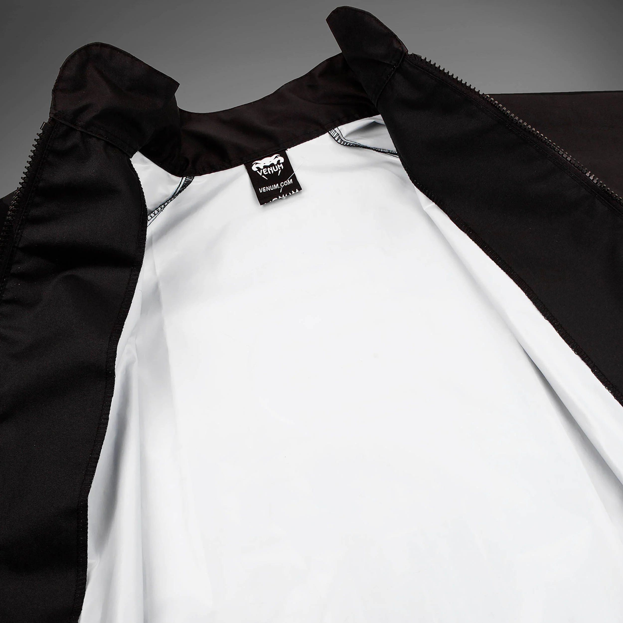 Venum Sauna Suit Giant - Black - Image 10