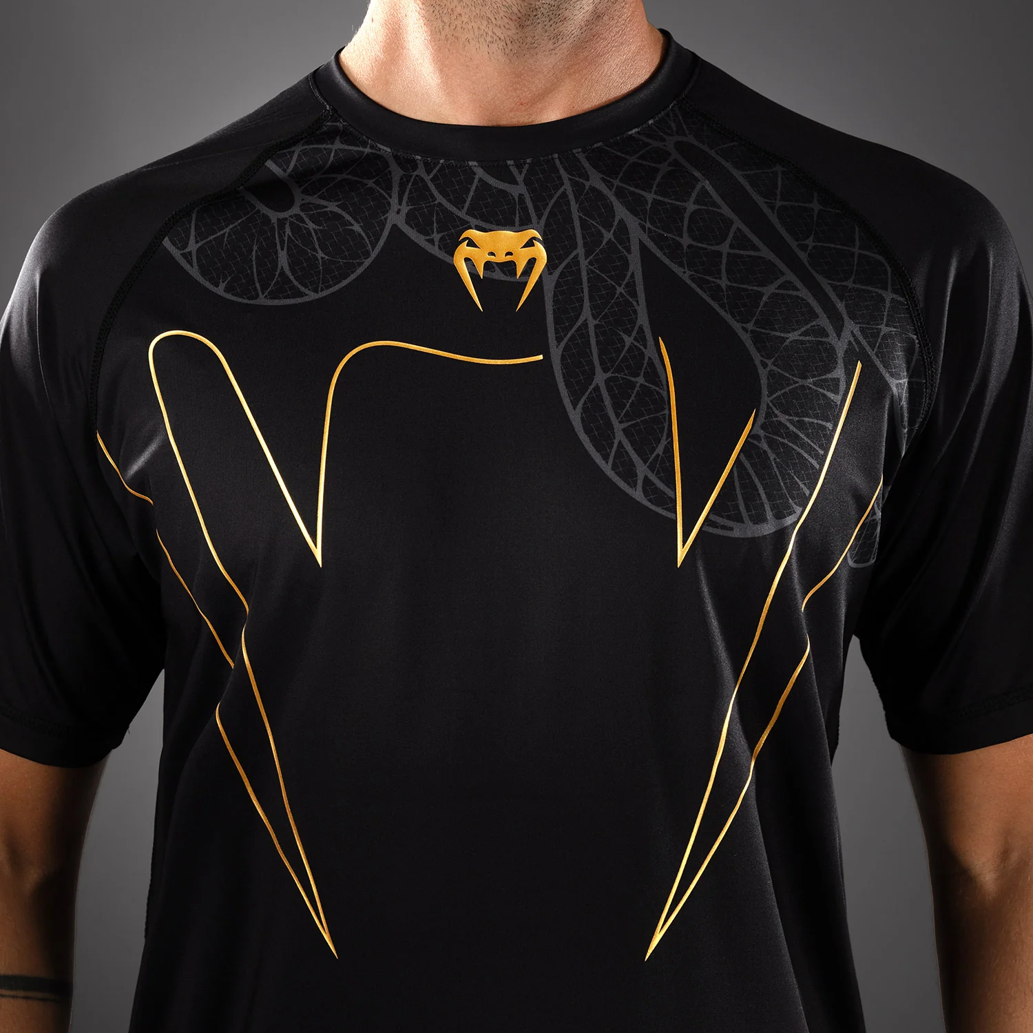 Venum Serpenti Dry Tech T-Shirt - Black/Silver/Gold - Image 5
