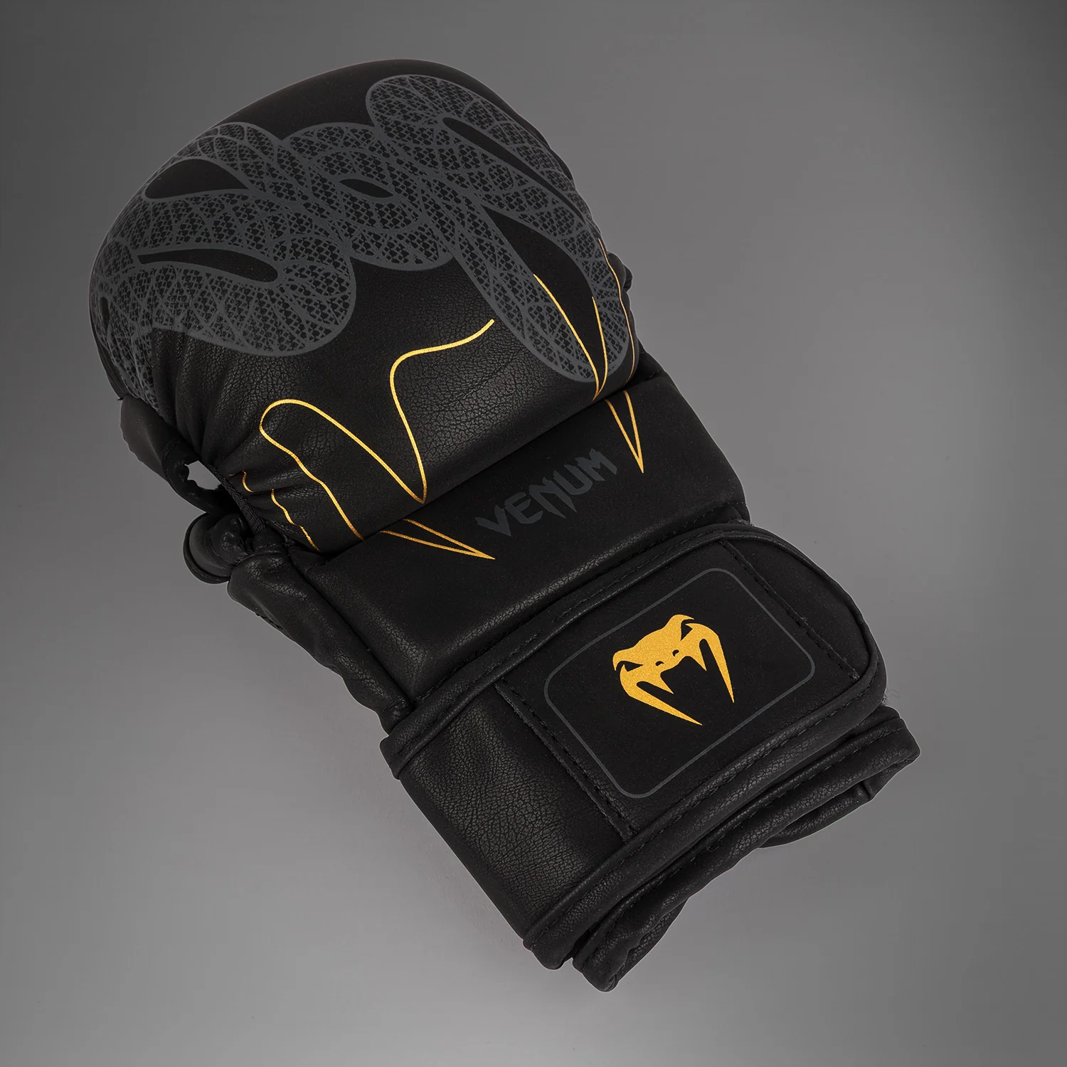 Venum Serpenti Sparring Gloves - Black/Silver/Gold - Image 2