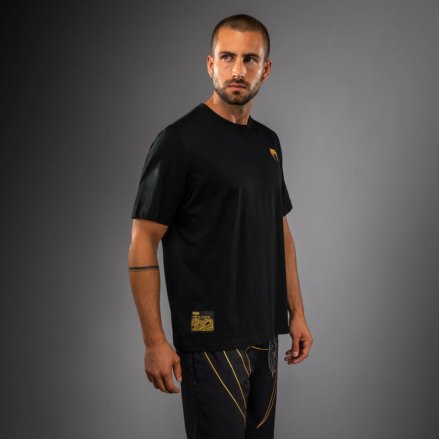 Venum Serpenti T-Shirt - Black/Silver/Gold - Image 3