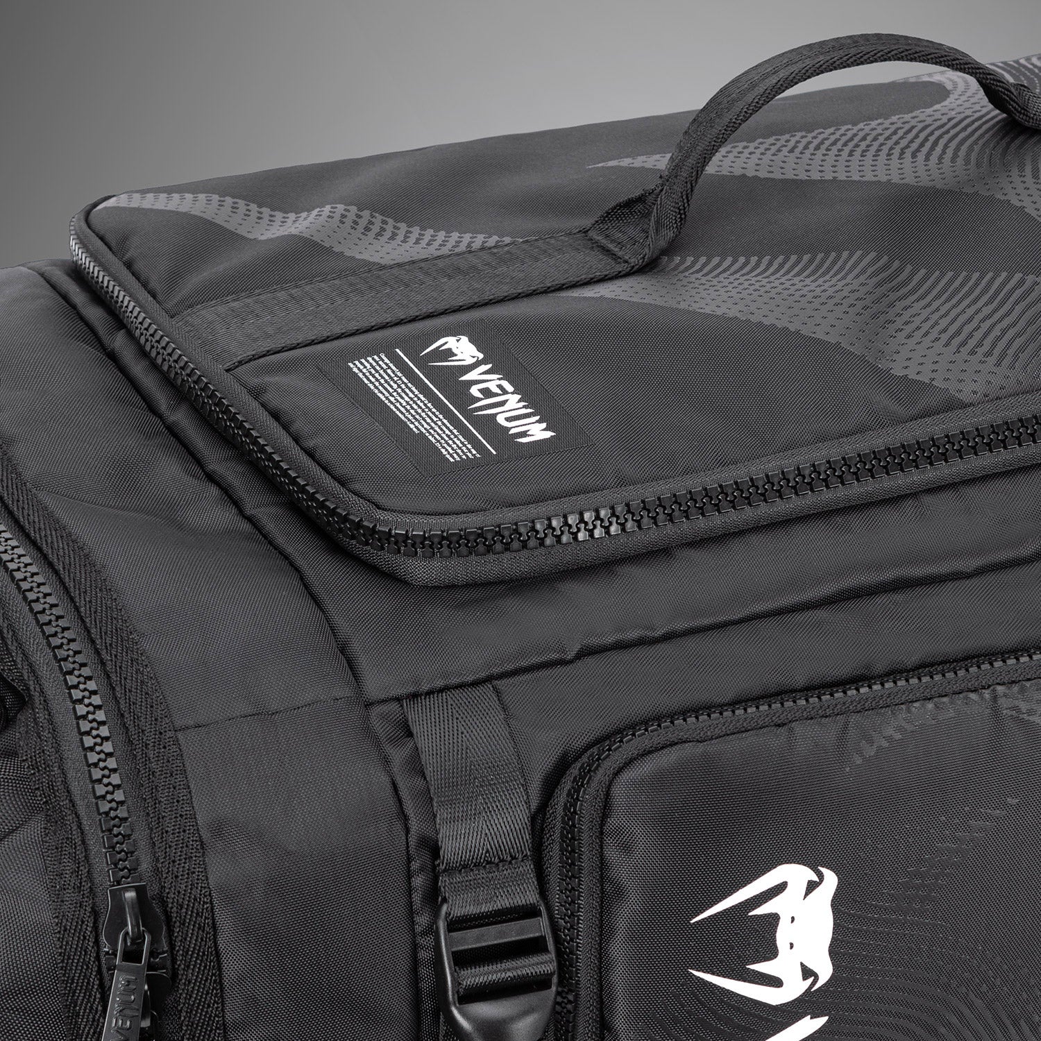 Venum Shockwave Convertible Sports Bag (48L) - Black - Image 7