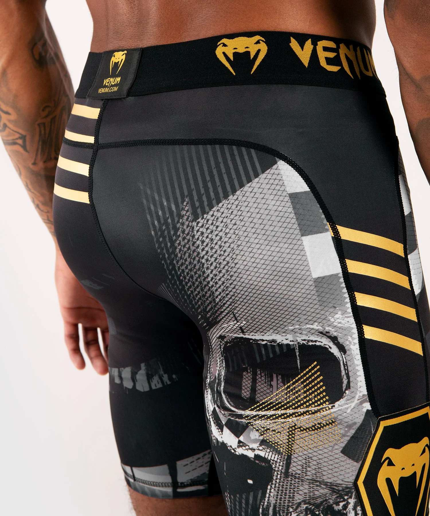 Venum Skull compression shorts - Black - Image 7