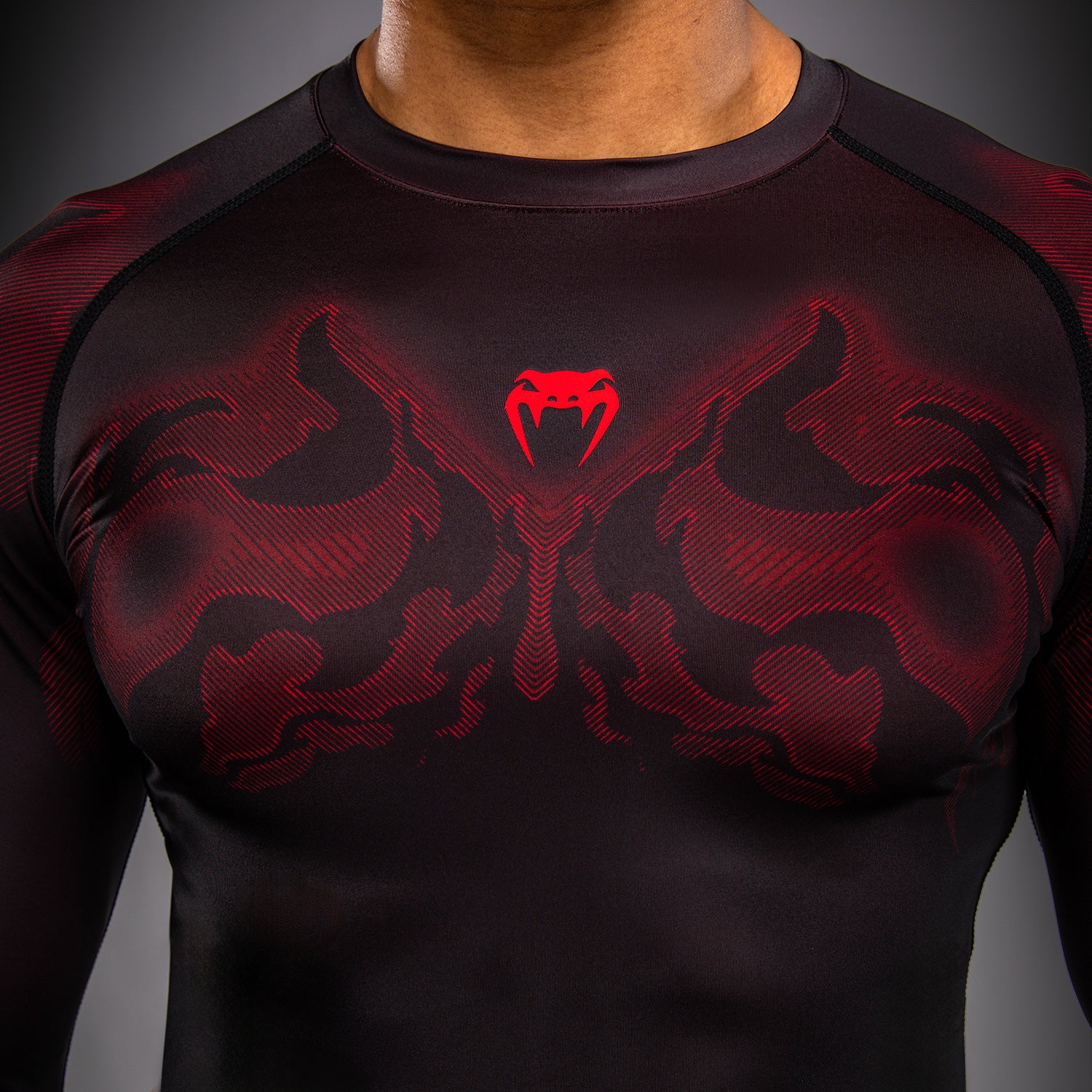 Venum Spectre Long Sleeve Rashguard - Black/Red - Image 6